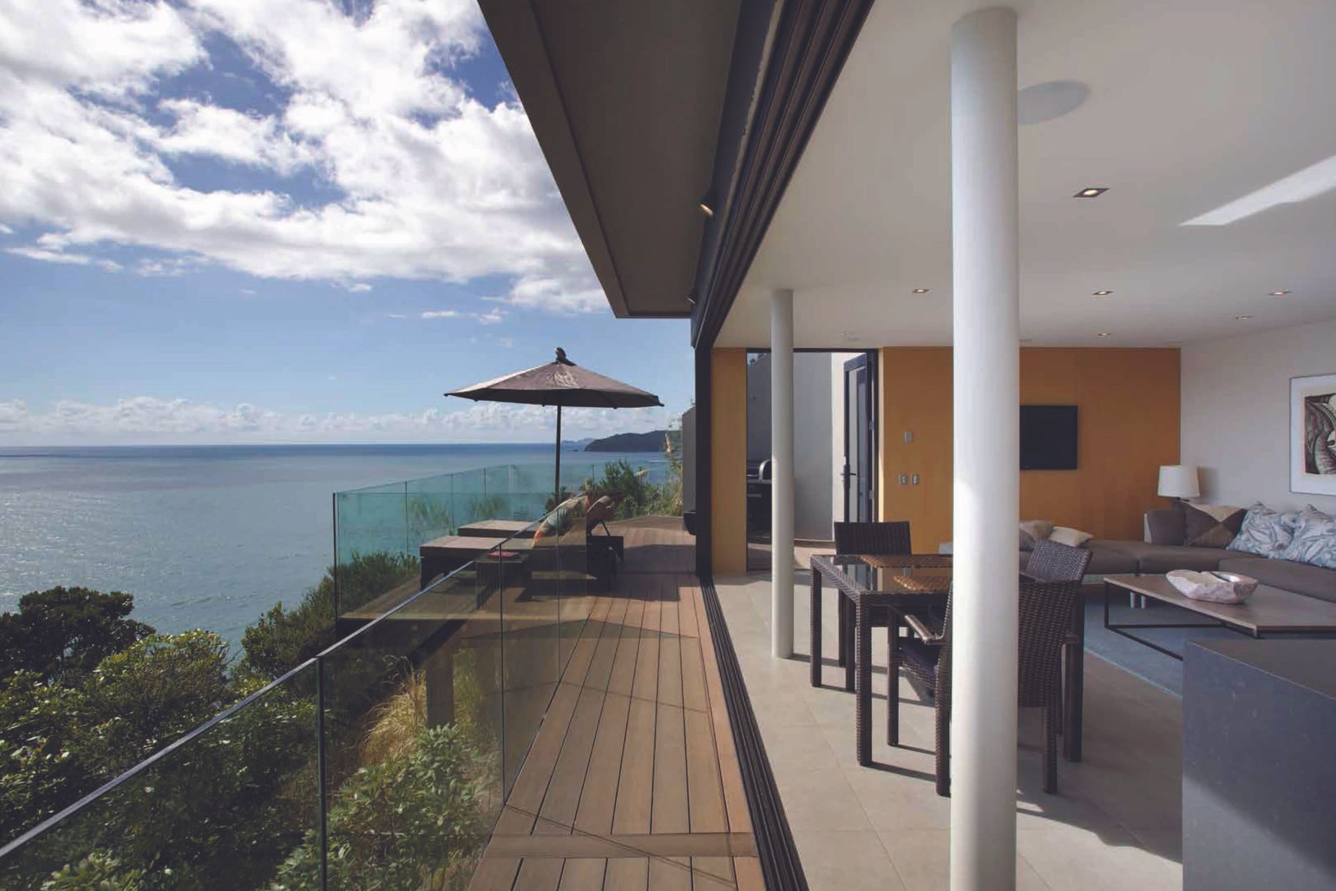 Tairua Clifftop House