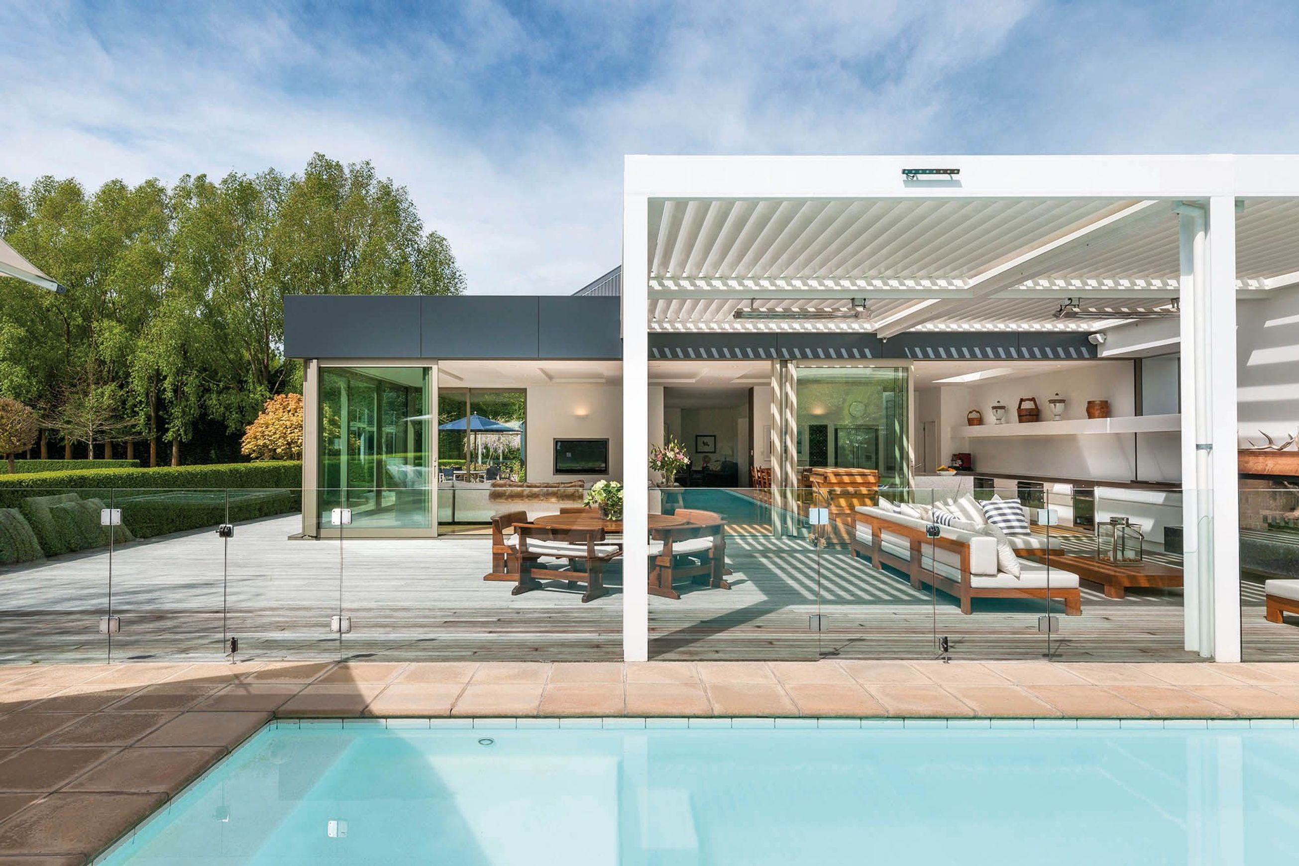 200 Suburban Opening Roof