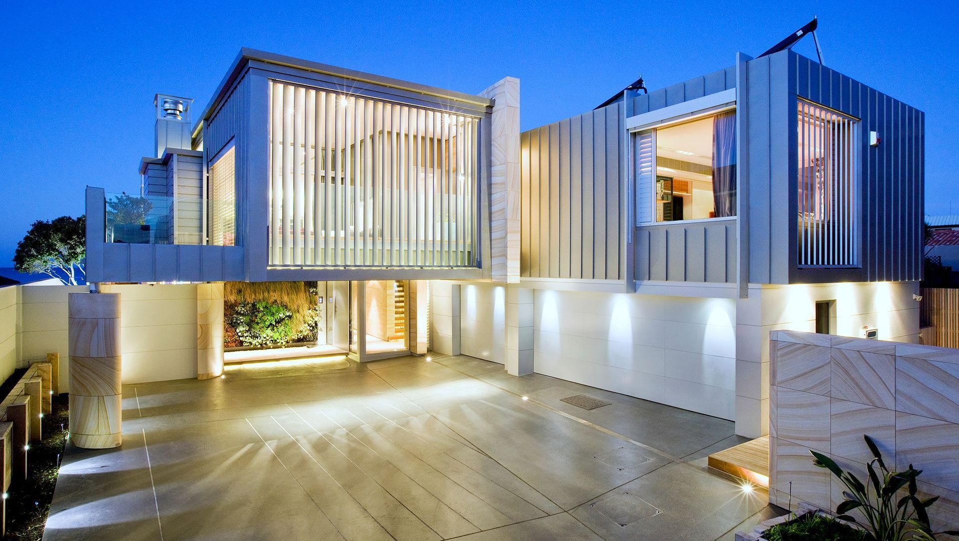 Oceanbeach Road banner