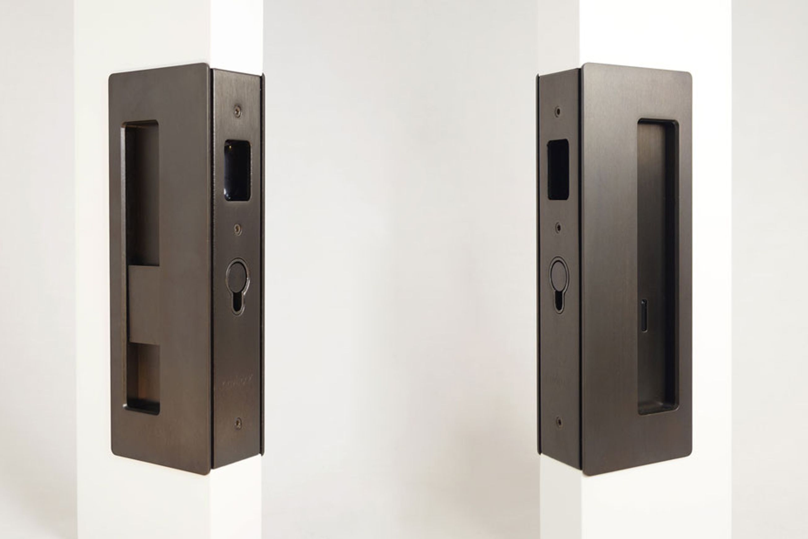 CaviLock CL400® Magnetic Cavity Slider Door Handle