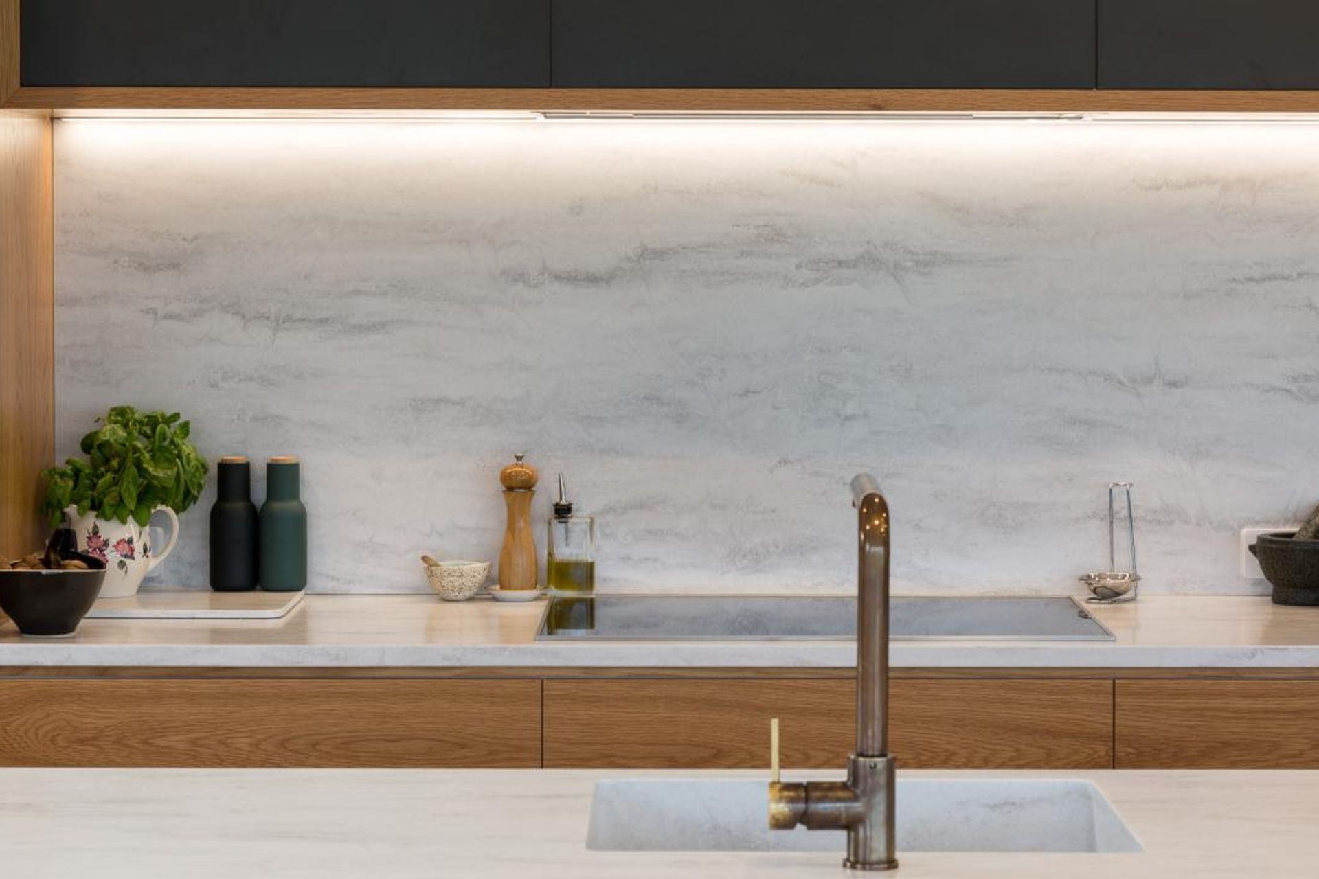 An Elegance Plays Out