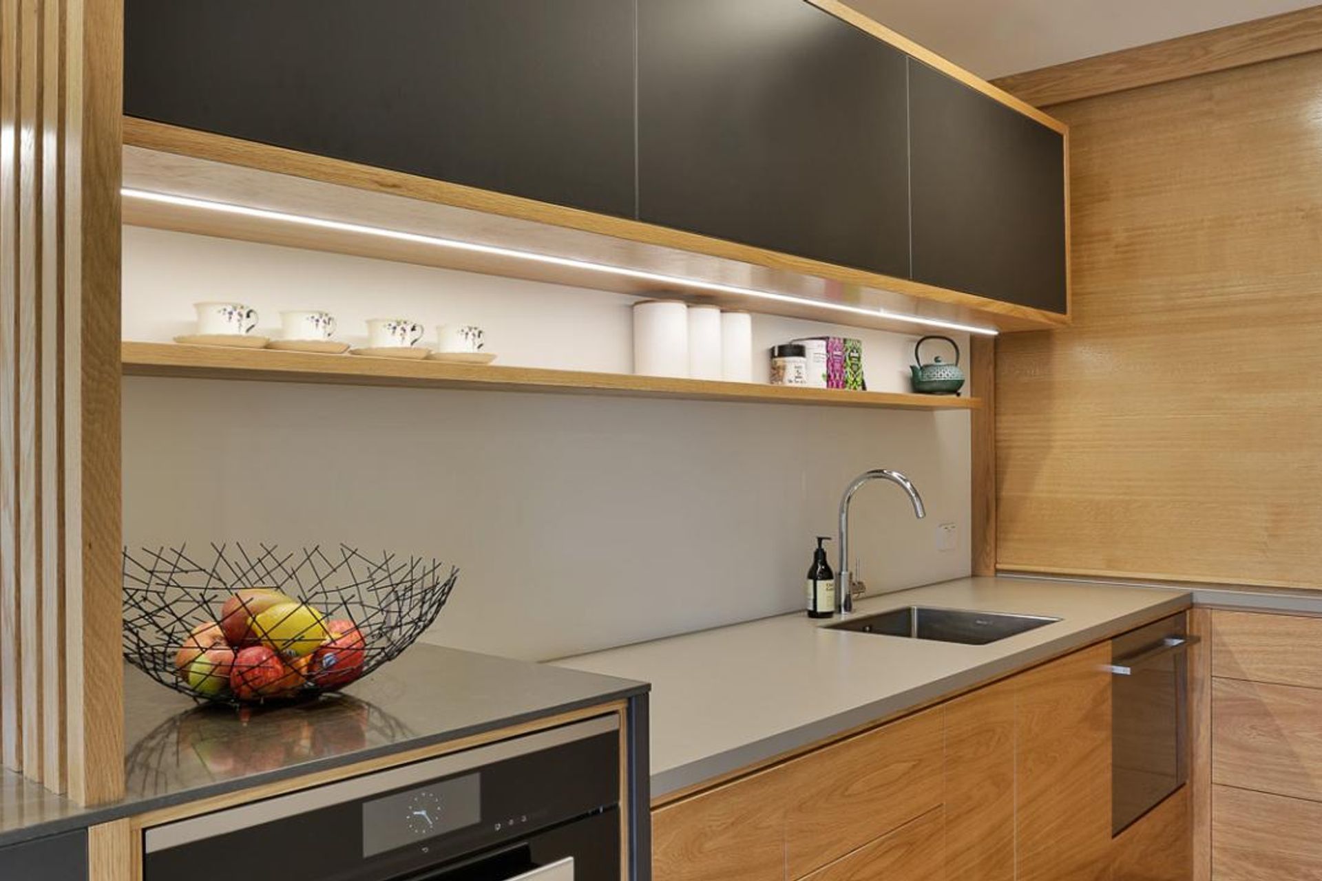 An Elegance Plays Out