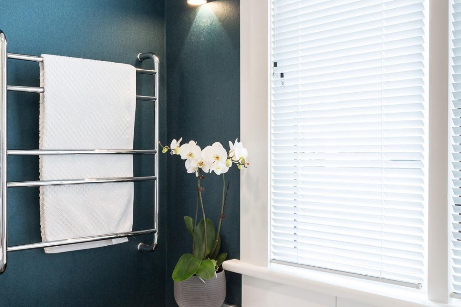 An Elegance Plays Out