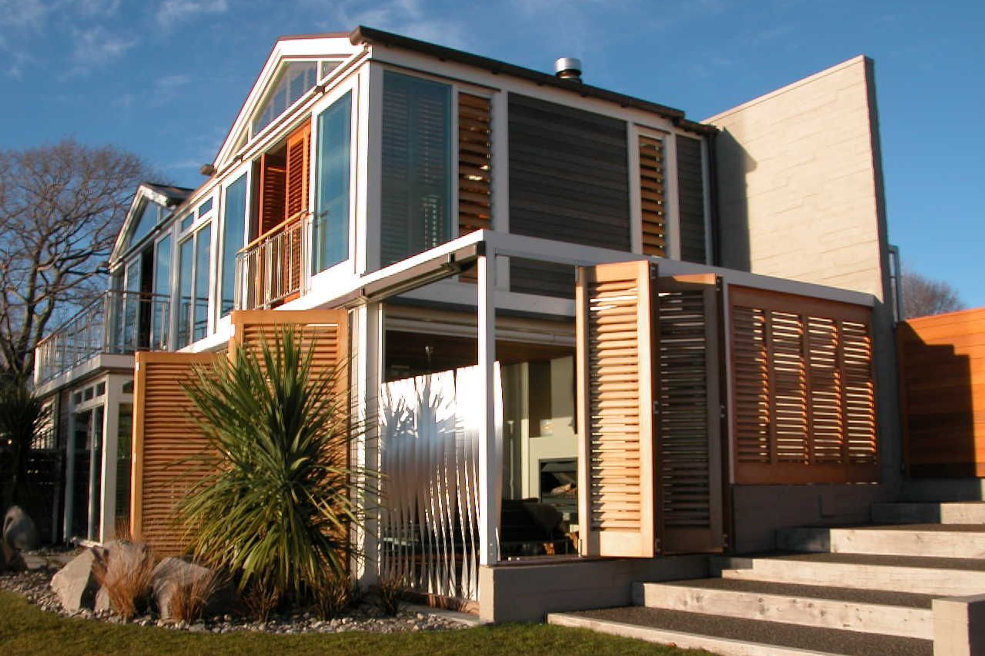 LAKESIDE BOUTIQUE ACCOMMODATION