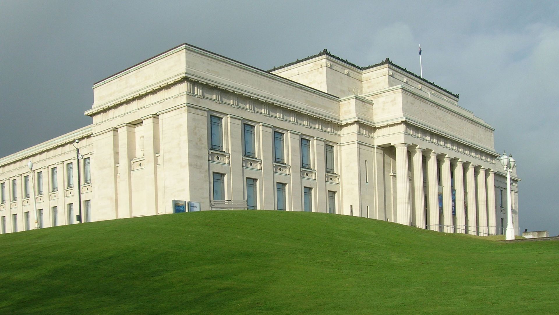 Auckland War Memorial Museum banner