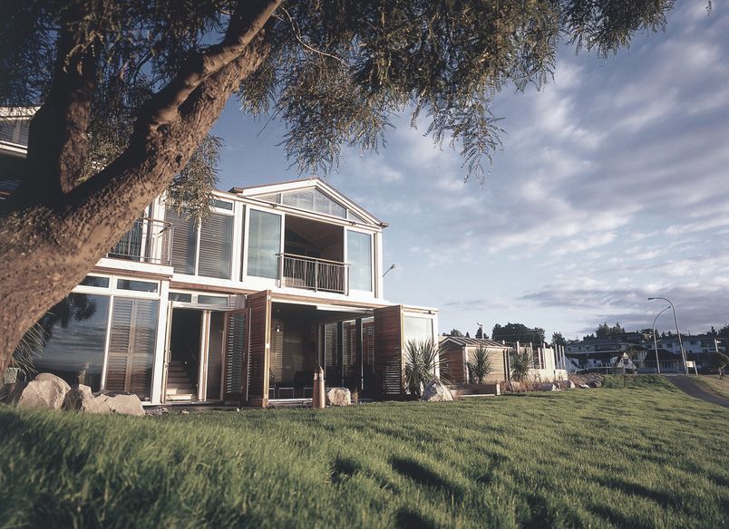 Te Kowhai Landing | Lakeside Boutique Accommodation