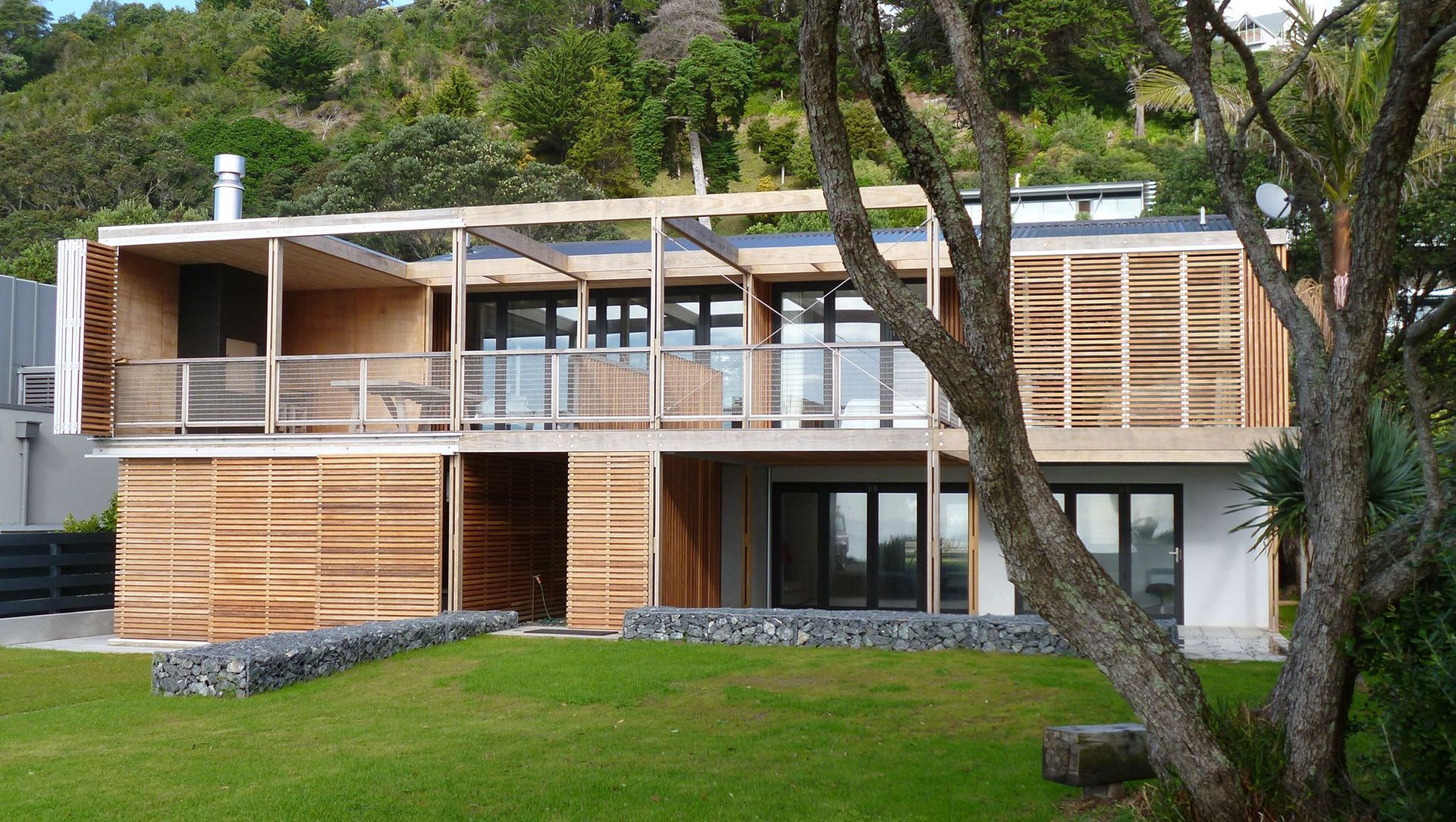 Newland Bach alterations banner