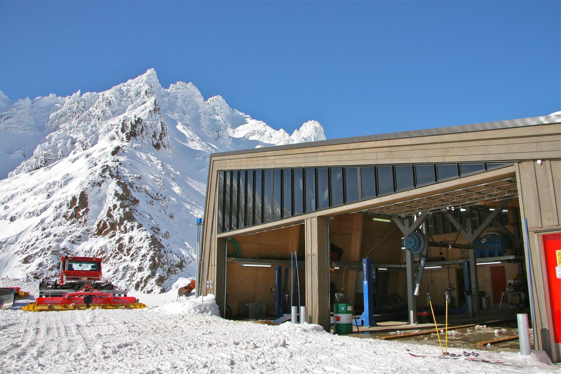 Knoll Ridge Cat Shed