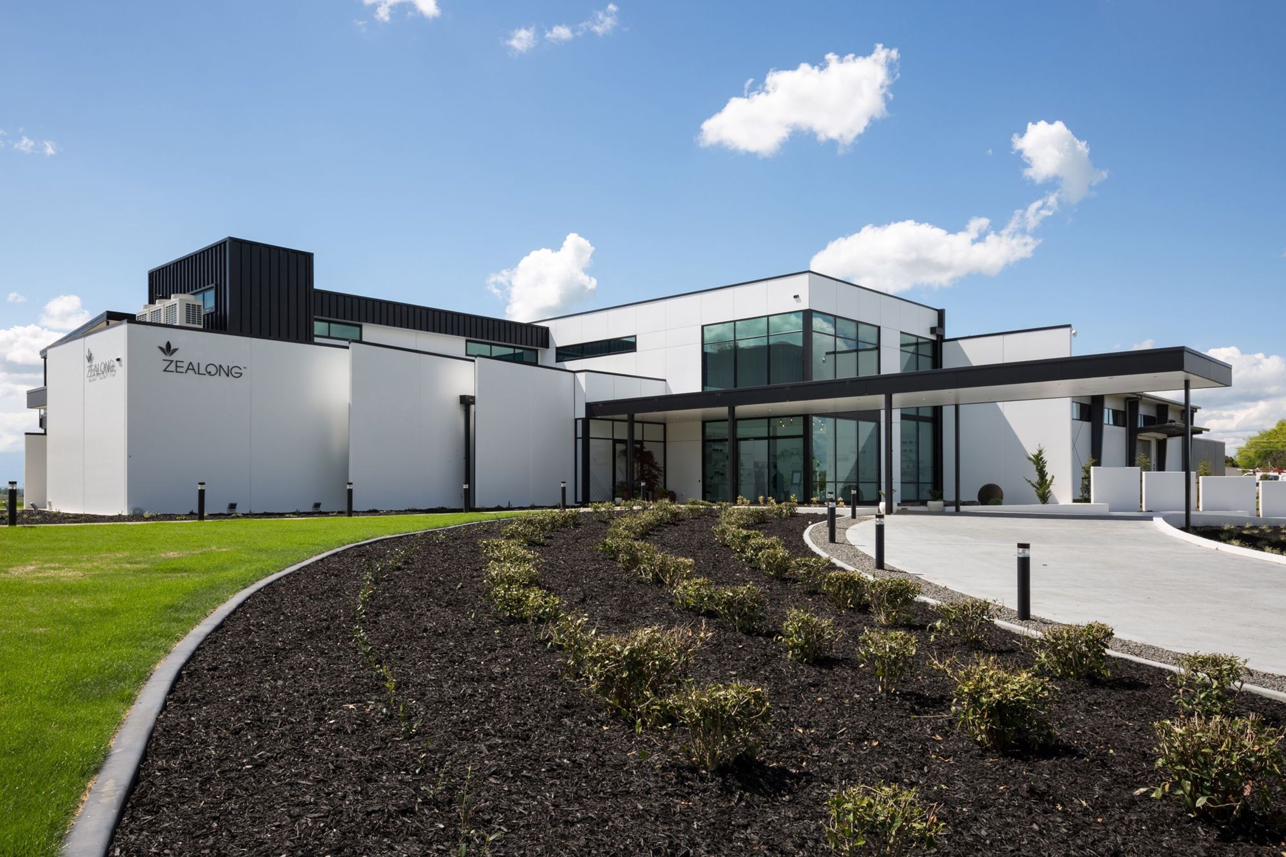 Profix PXF - TRESPA® METEON® Facade Support System