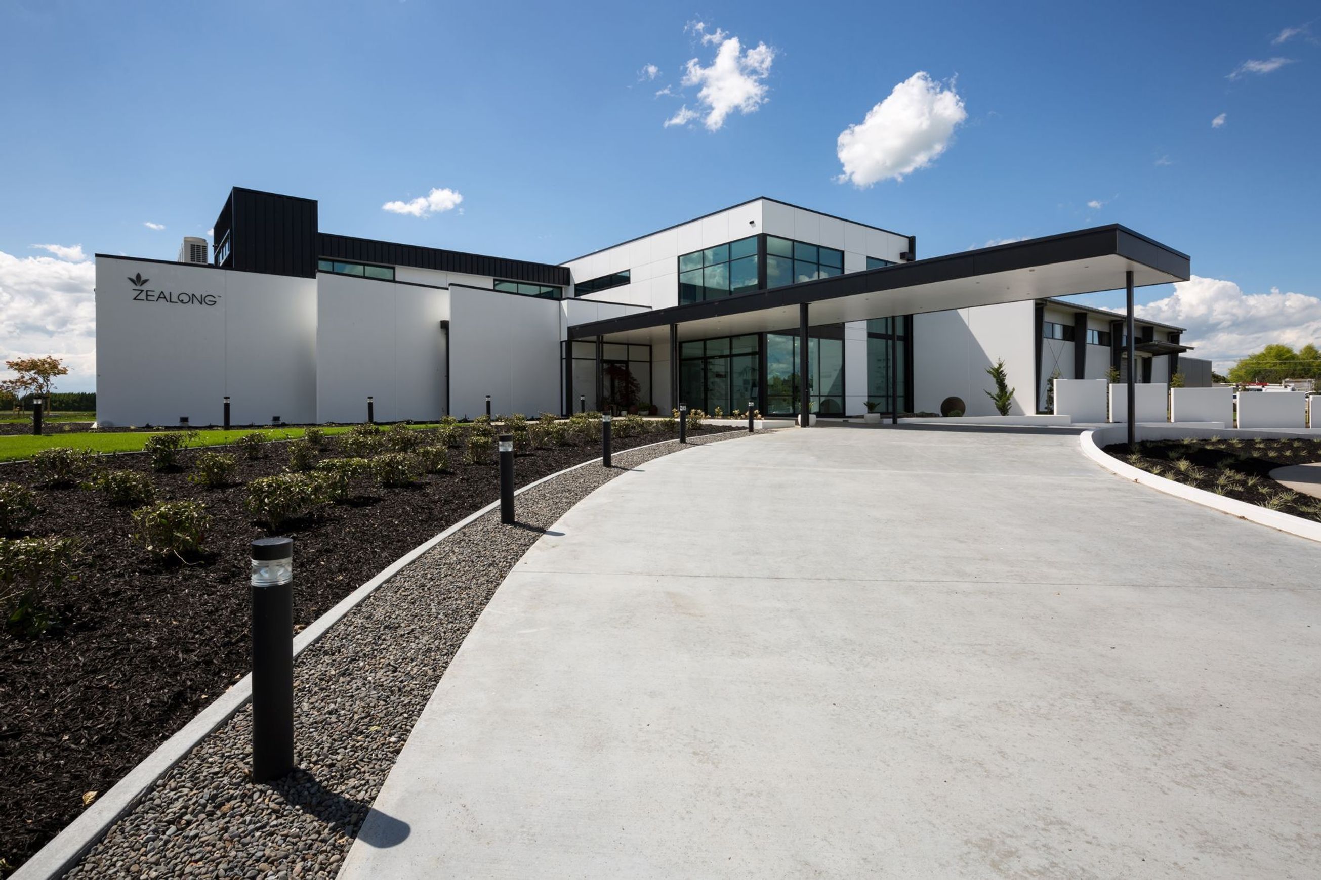Profix PXF - TRESPA® METEON® Facade Support System