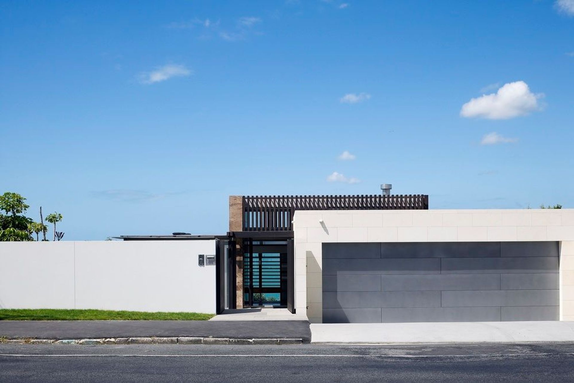 NORTH SHORE HOUSE, AUCKLAND