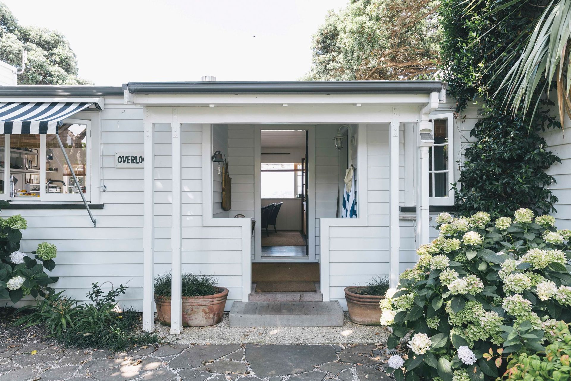 OVERLOOK COTTAGE - WAIHEKE ISLAND