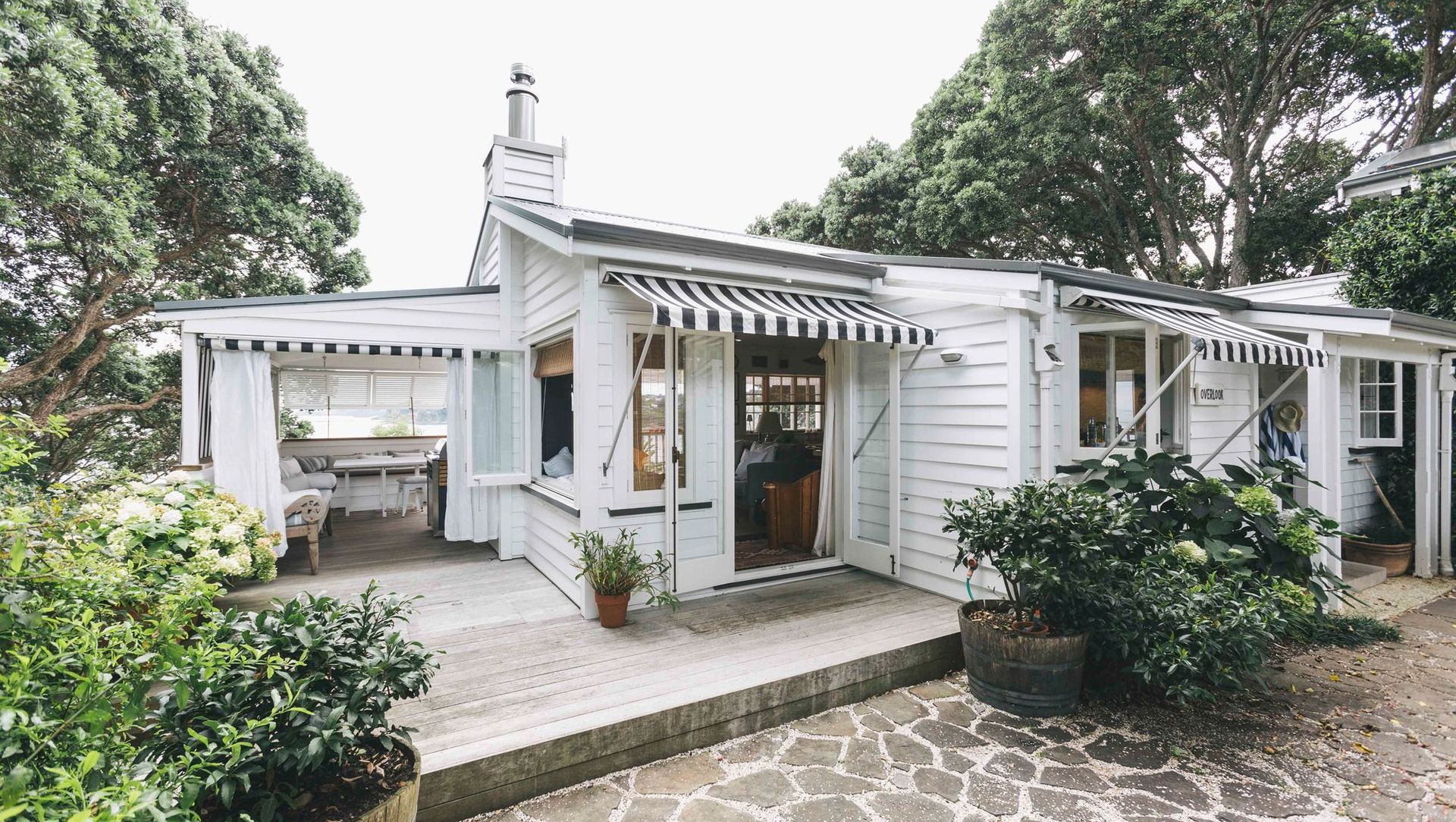 Overlook Cottage - Waiheke Island banner