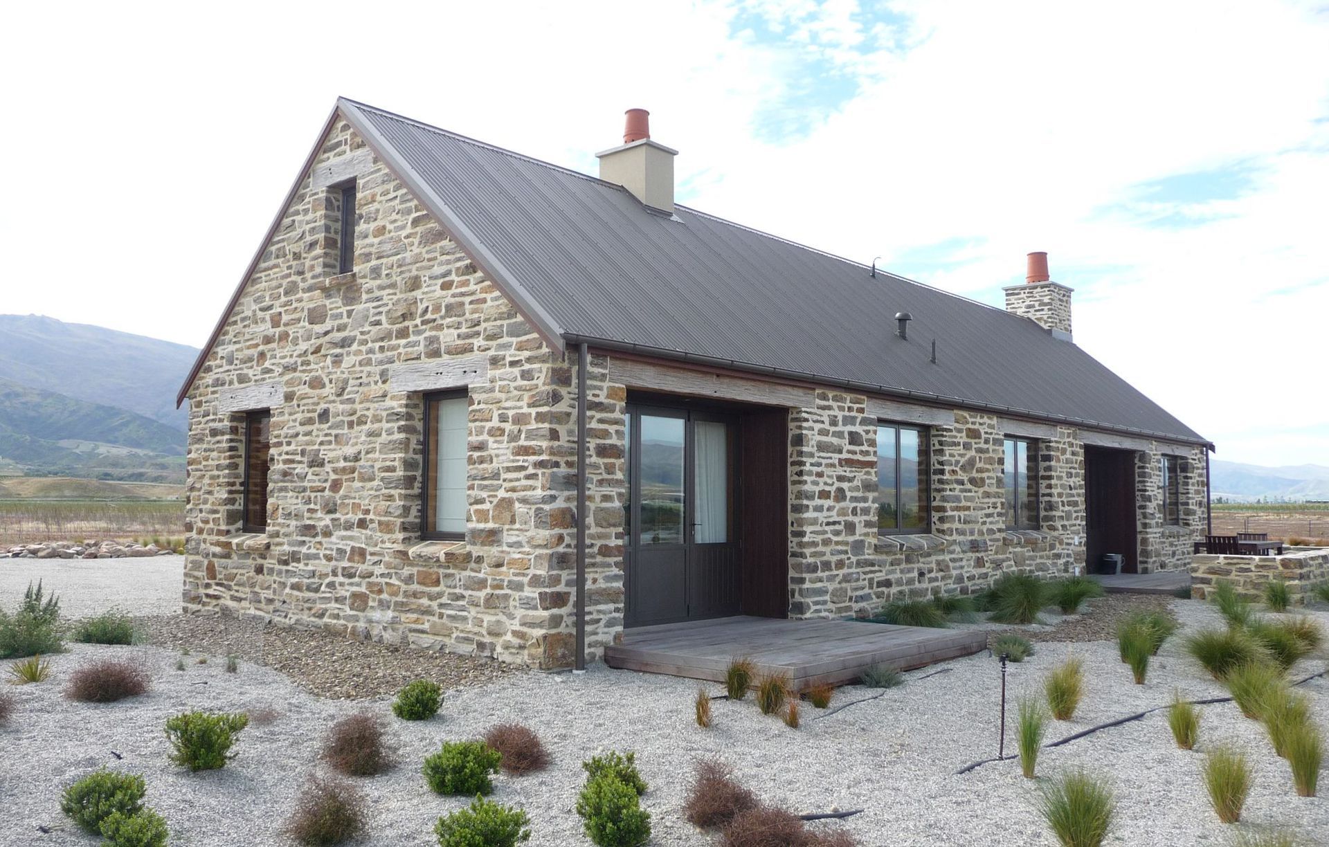 Lake Dunstan Stone House