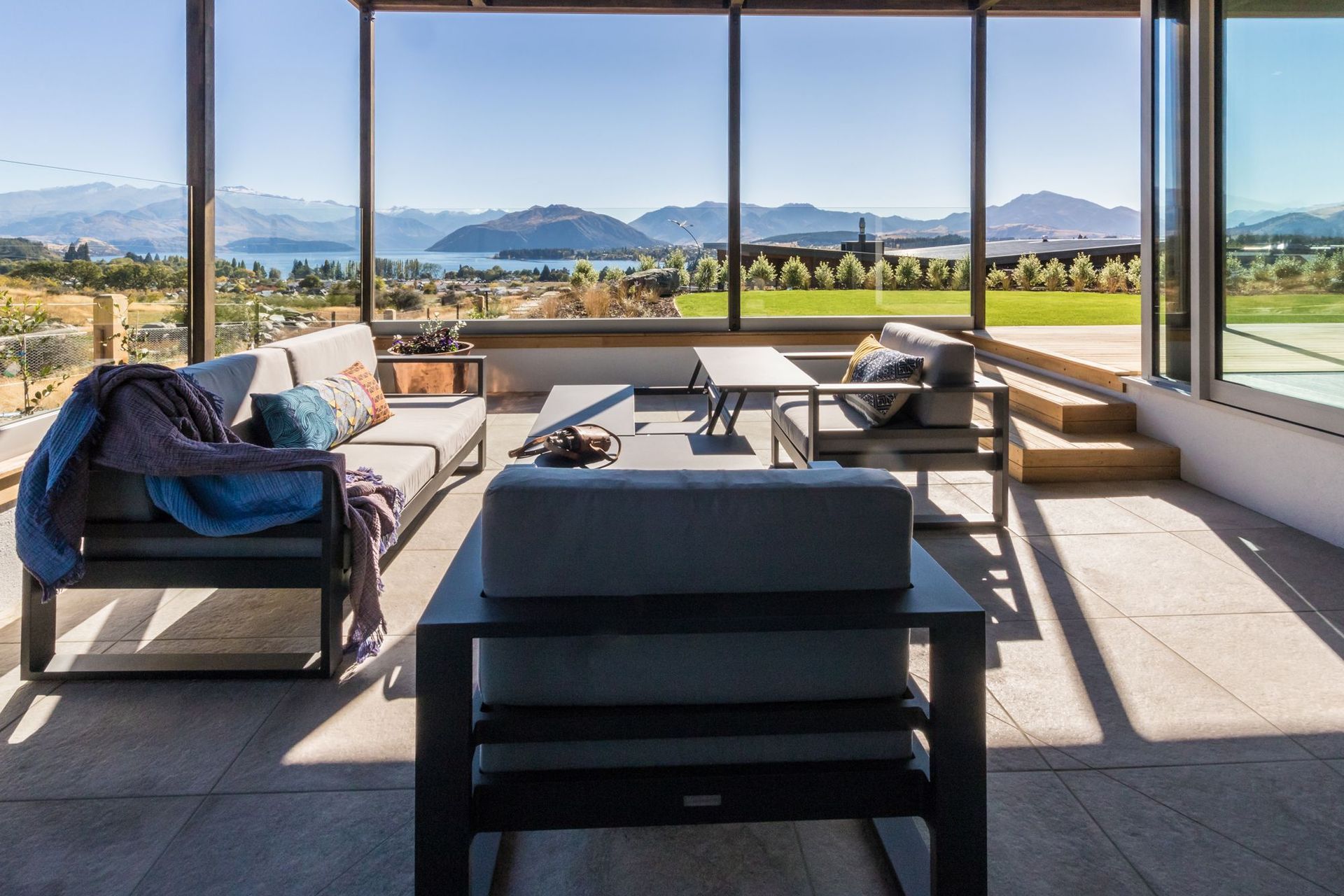 Lake Wanaka Courtyard House