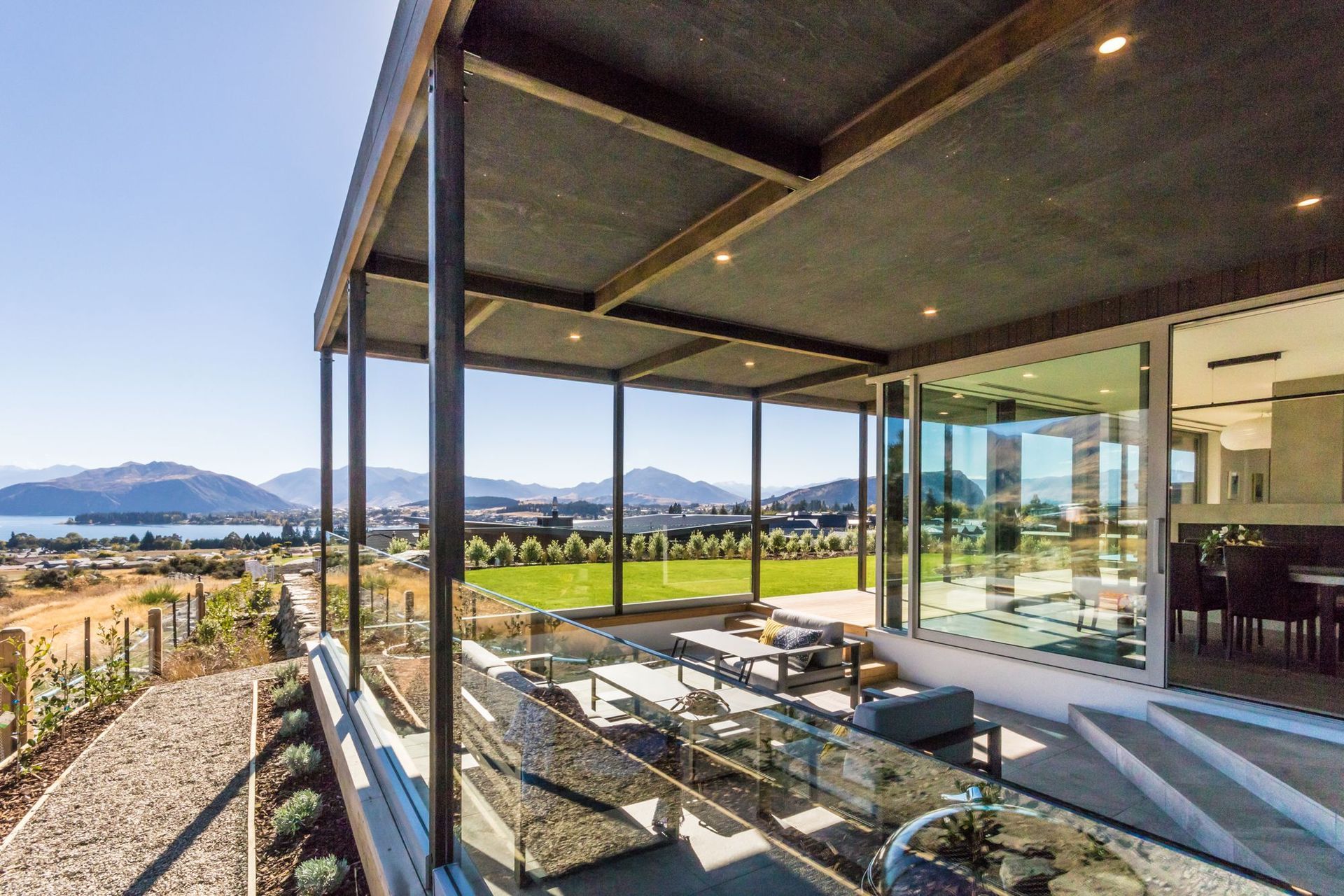 Lake Wanaka Courtyard House