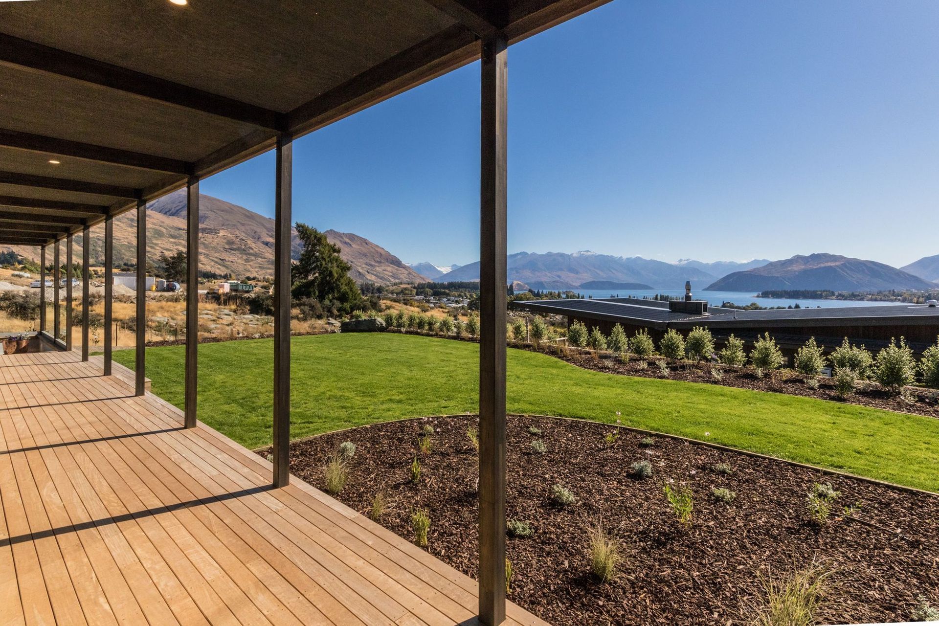 Lake Wanaka Courtyard House