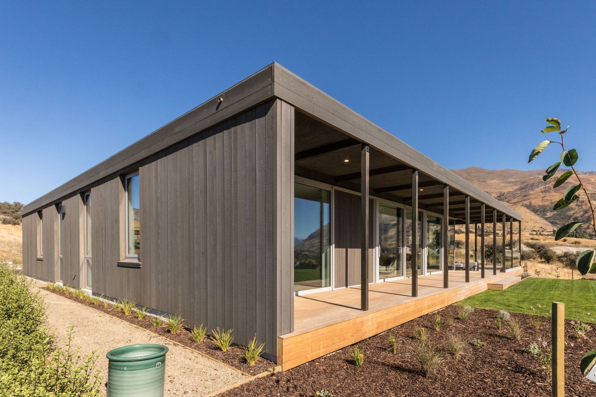 Lake Wanaka Courtyard House