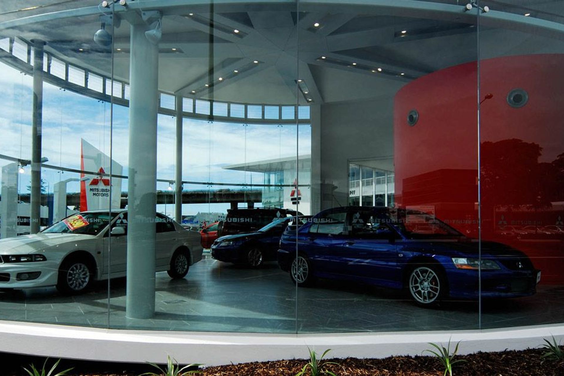 Mitsubishi Motors Car Dealership - Newmarket