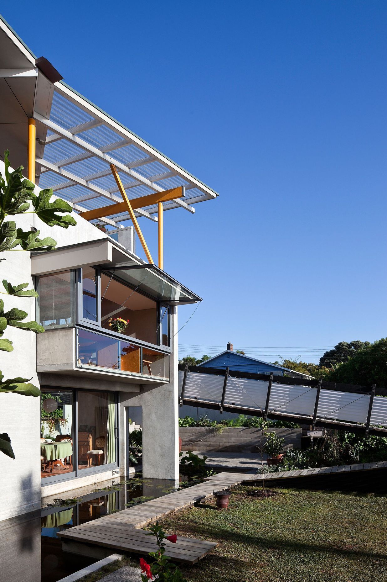 Narrow Neck House