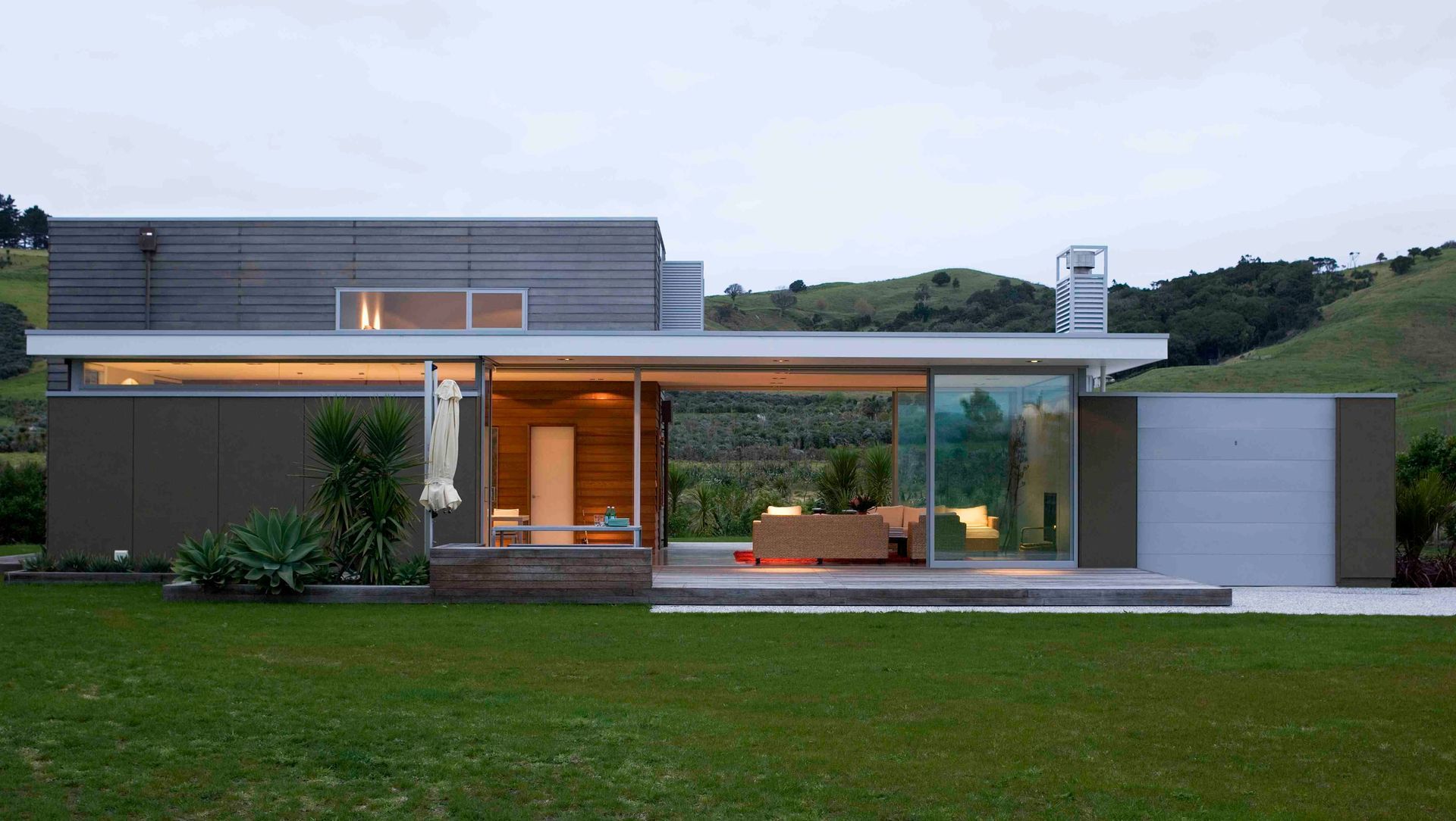 The Omaha Beach House banner