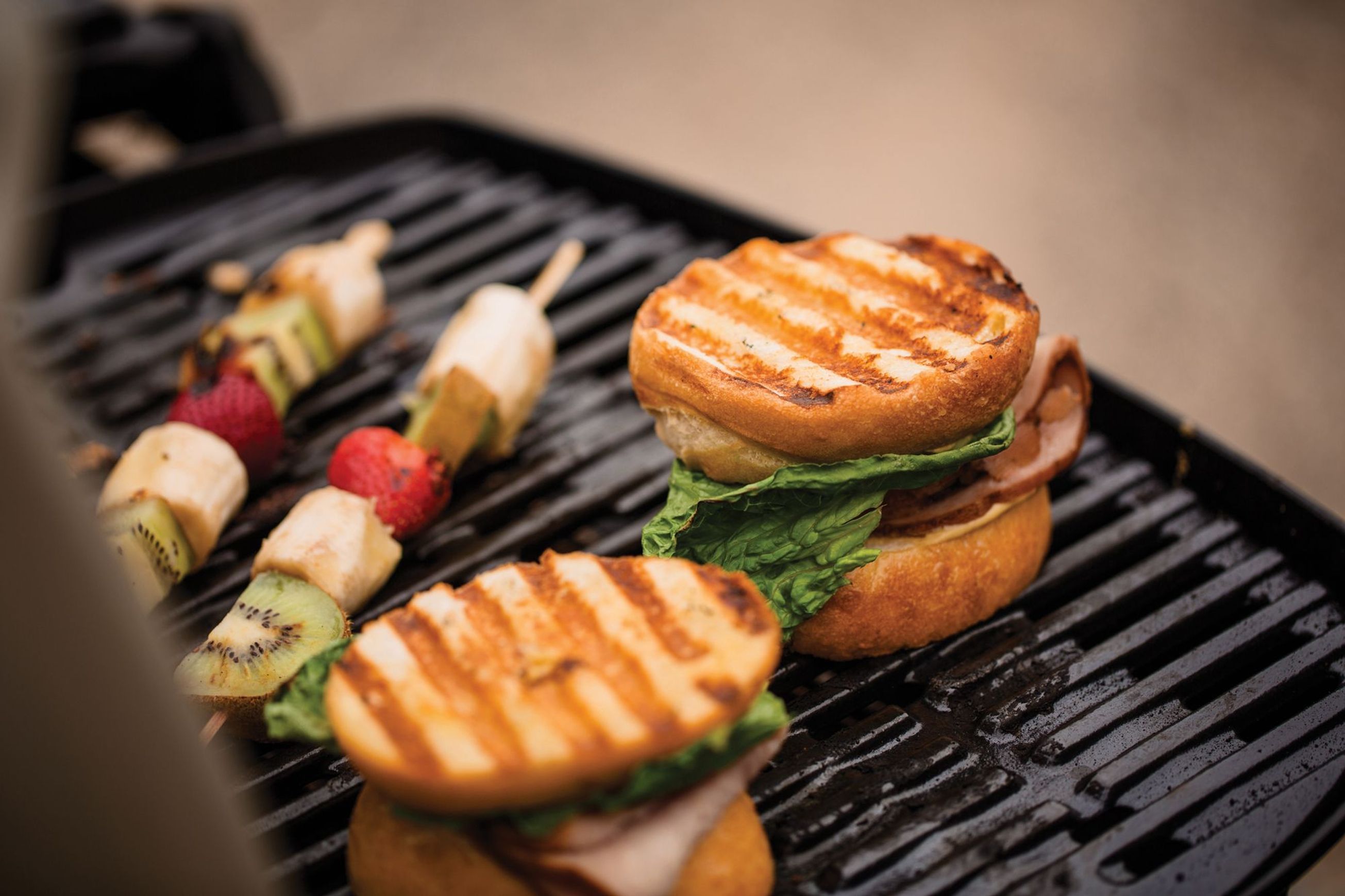 Q1200 BBQ by Weber
