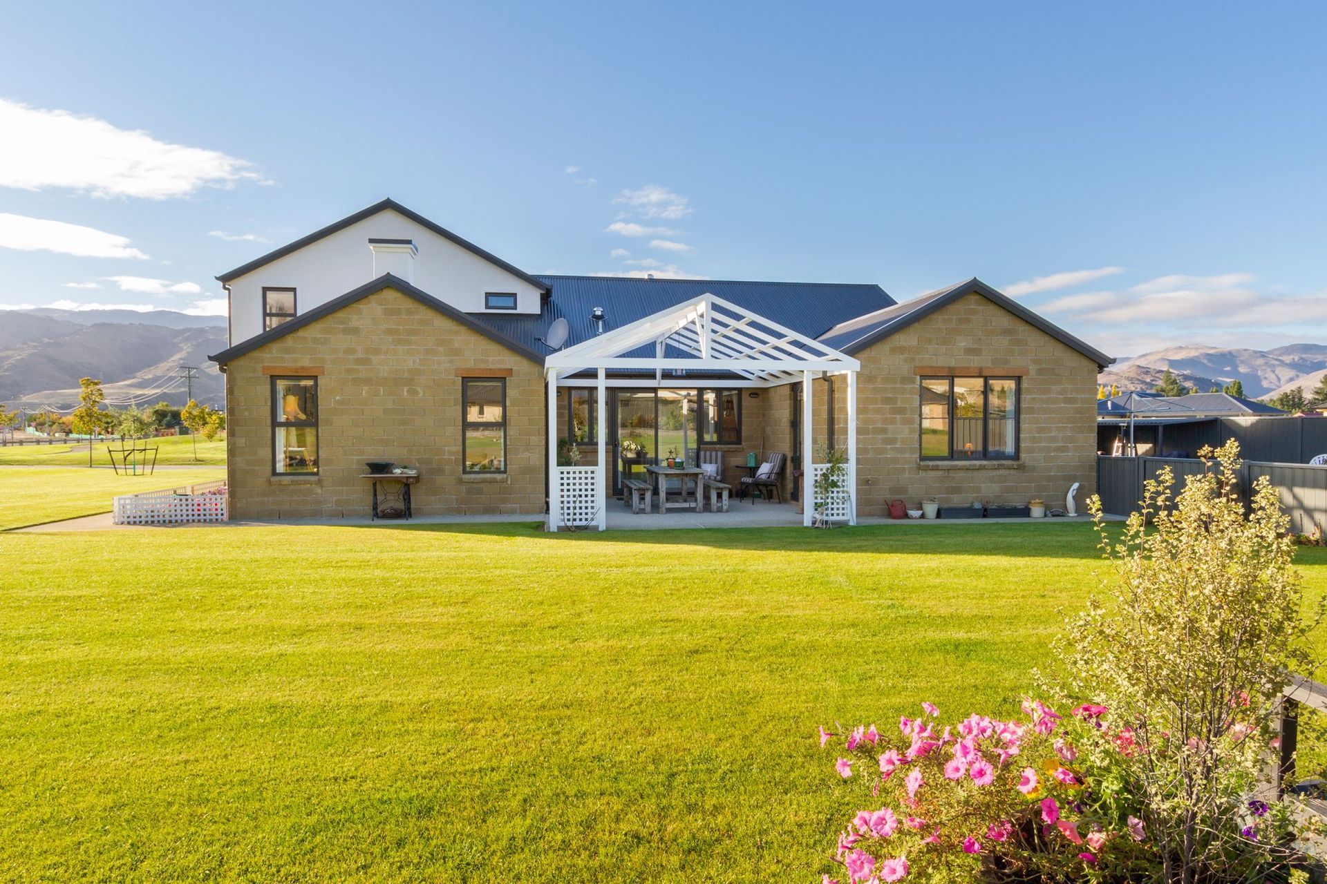 Hero Banner for Keith Mackenzie Builder