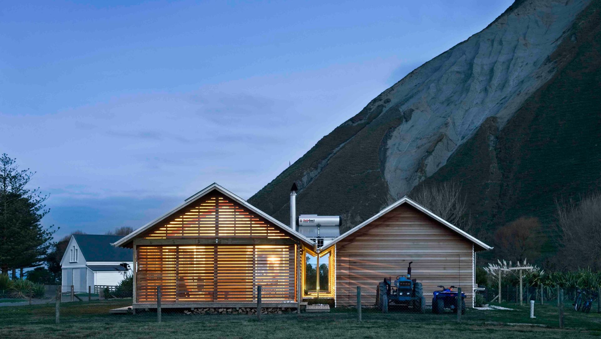 Shoal Bay Bach banner