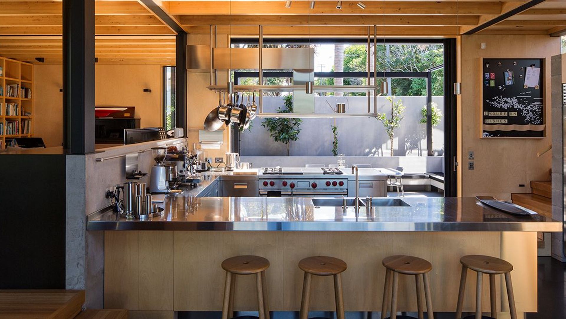 Boatsheds Takapuna, SGA with Rachael Rush banner