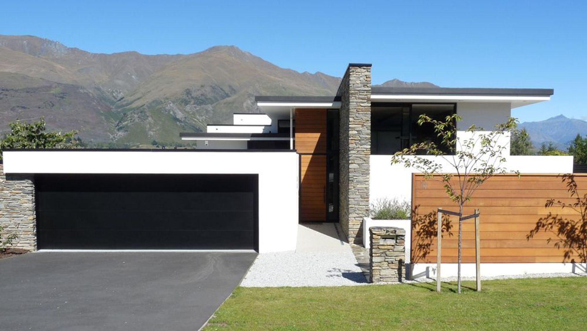 Lakeside House banner