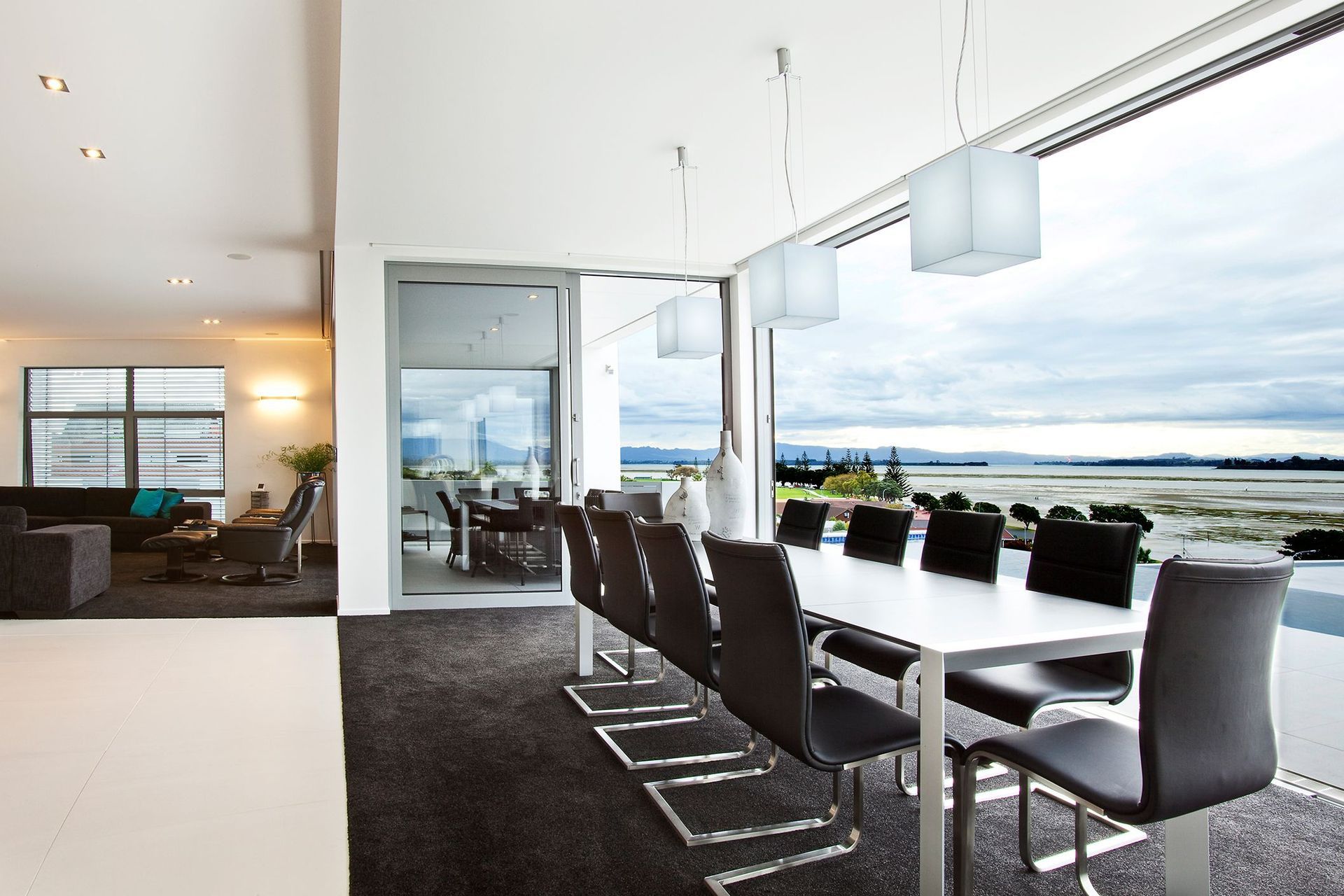 Woods Avenue Residence