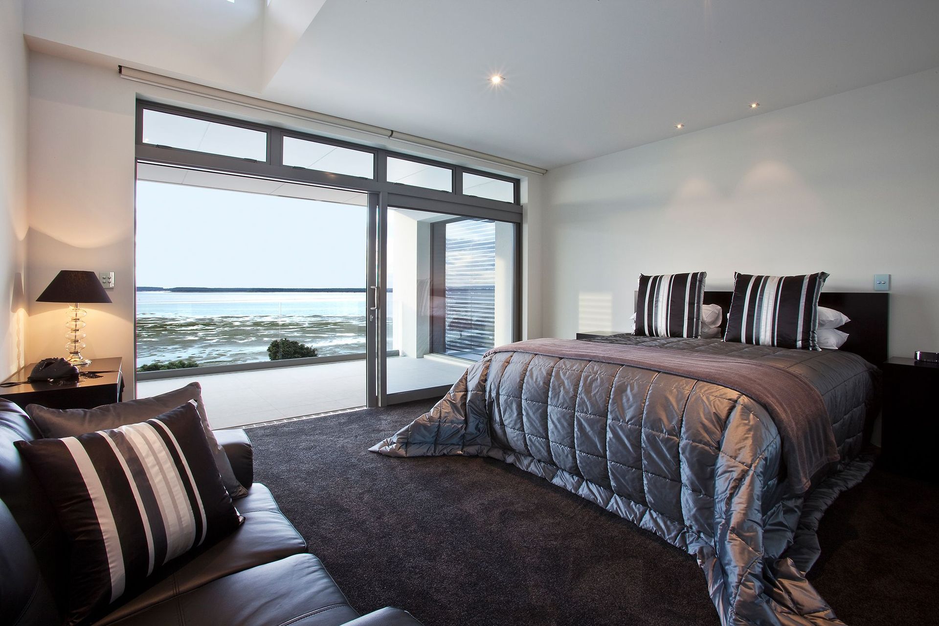 Woods Avenue Residence