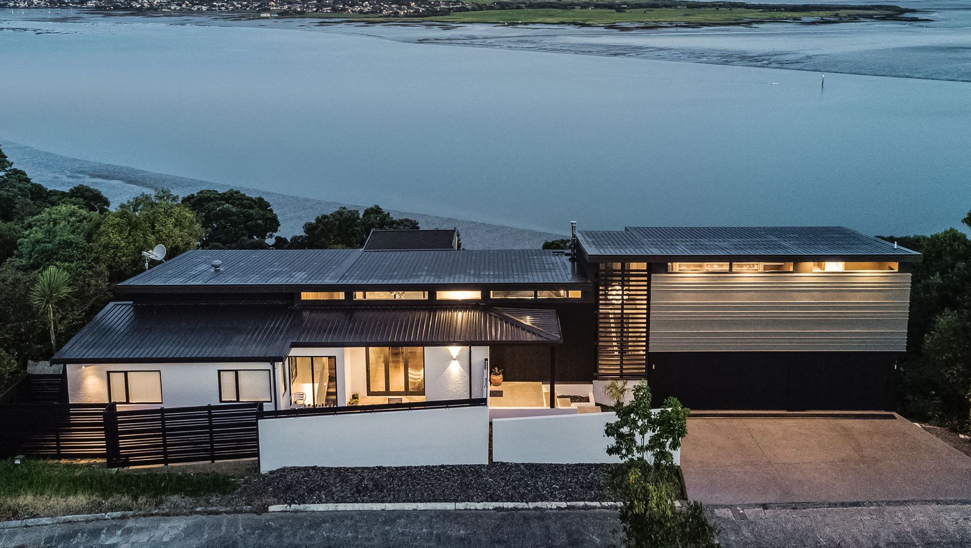 Grannys Bay Residence banner