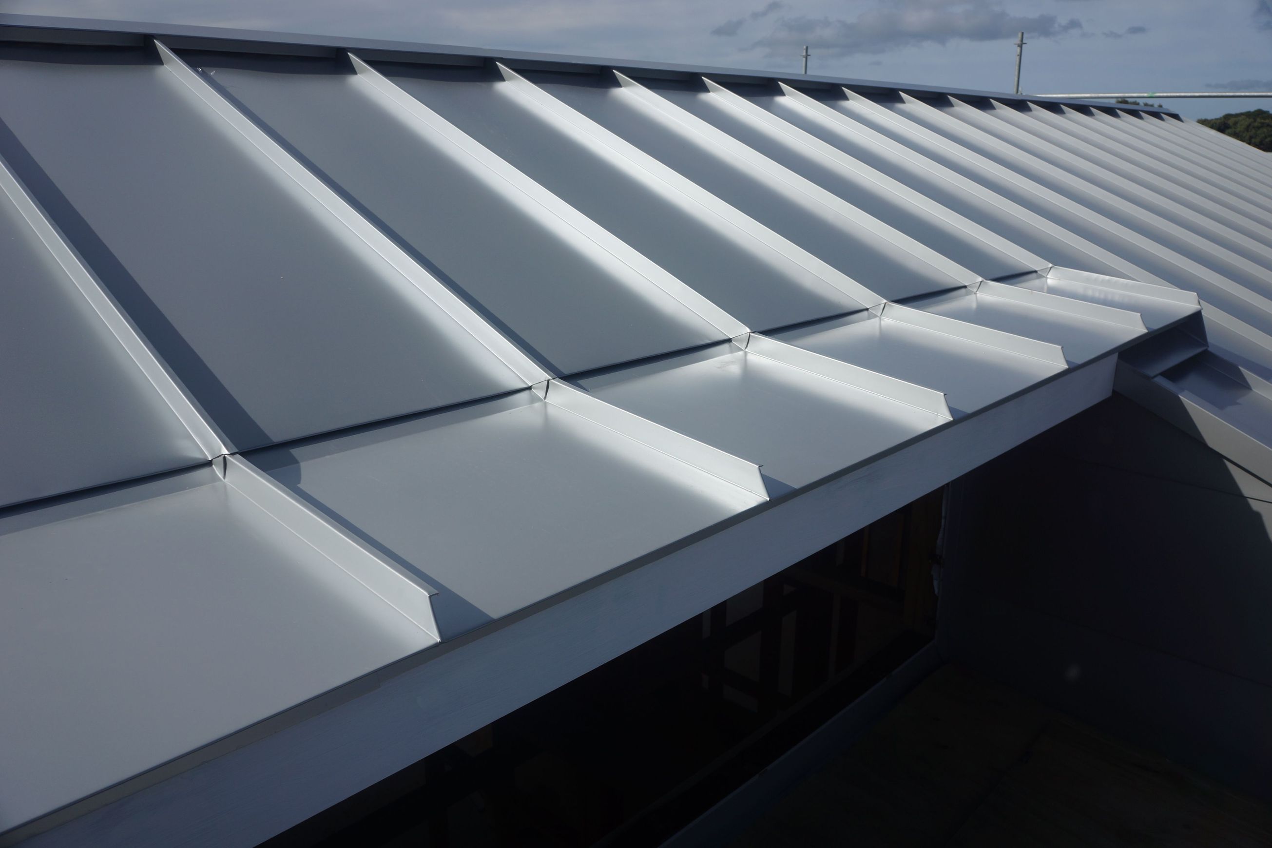 Smart Tray Standing Seam Roofing