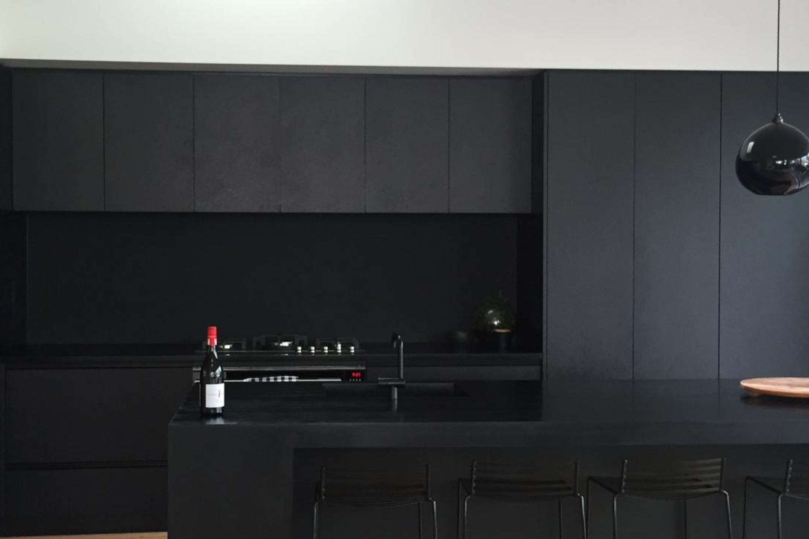 Handle-Less Look Kitchens