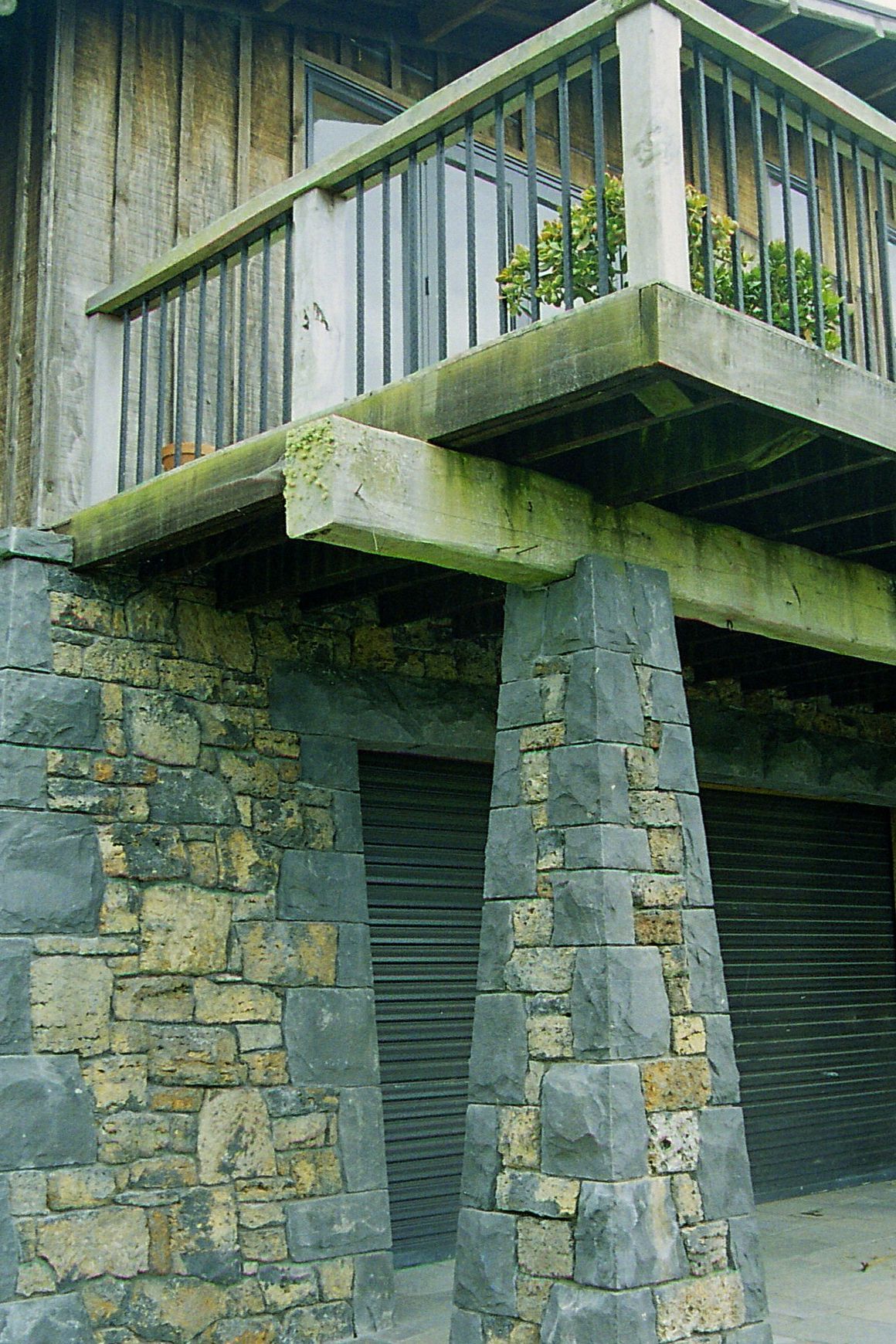 Stone Columns & Pillars