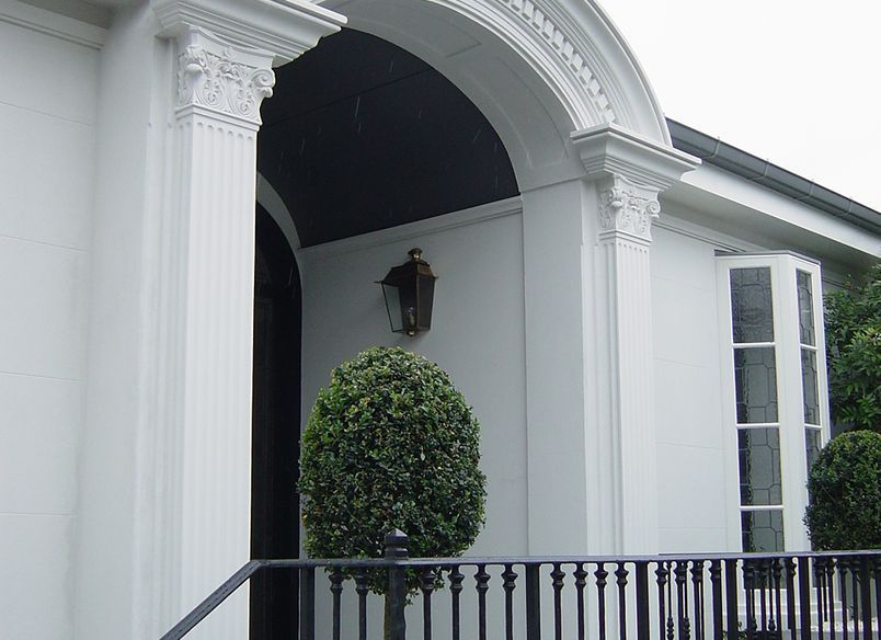 Entrance With Cornice Moulding