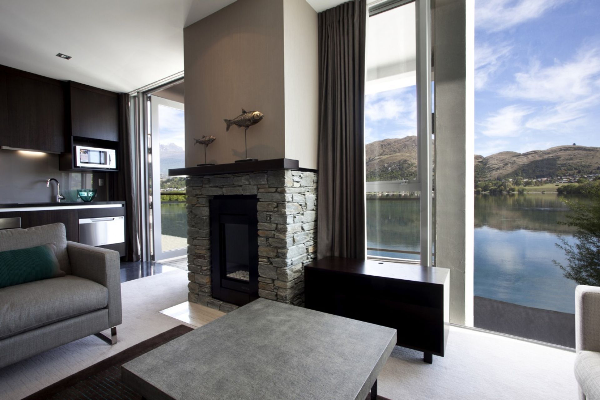 Lakeside West Apartments