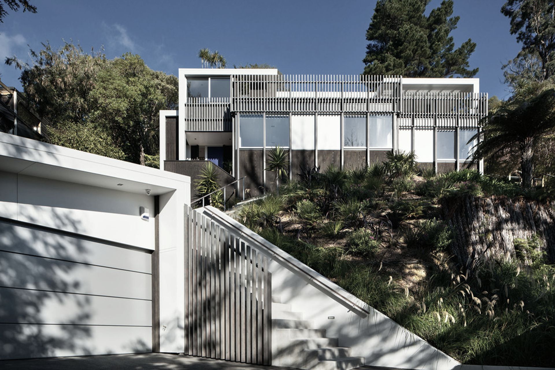 LOWRY BAY HOUSE 2011