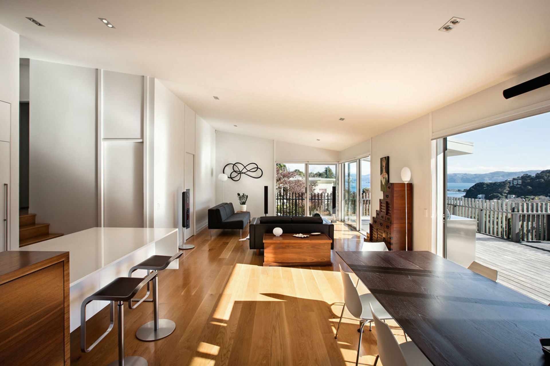 LOWRY BAY HOUSE 2011