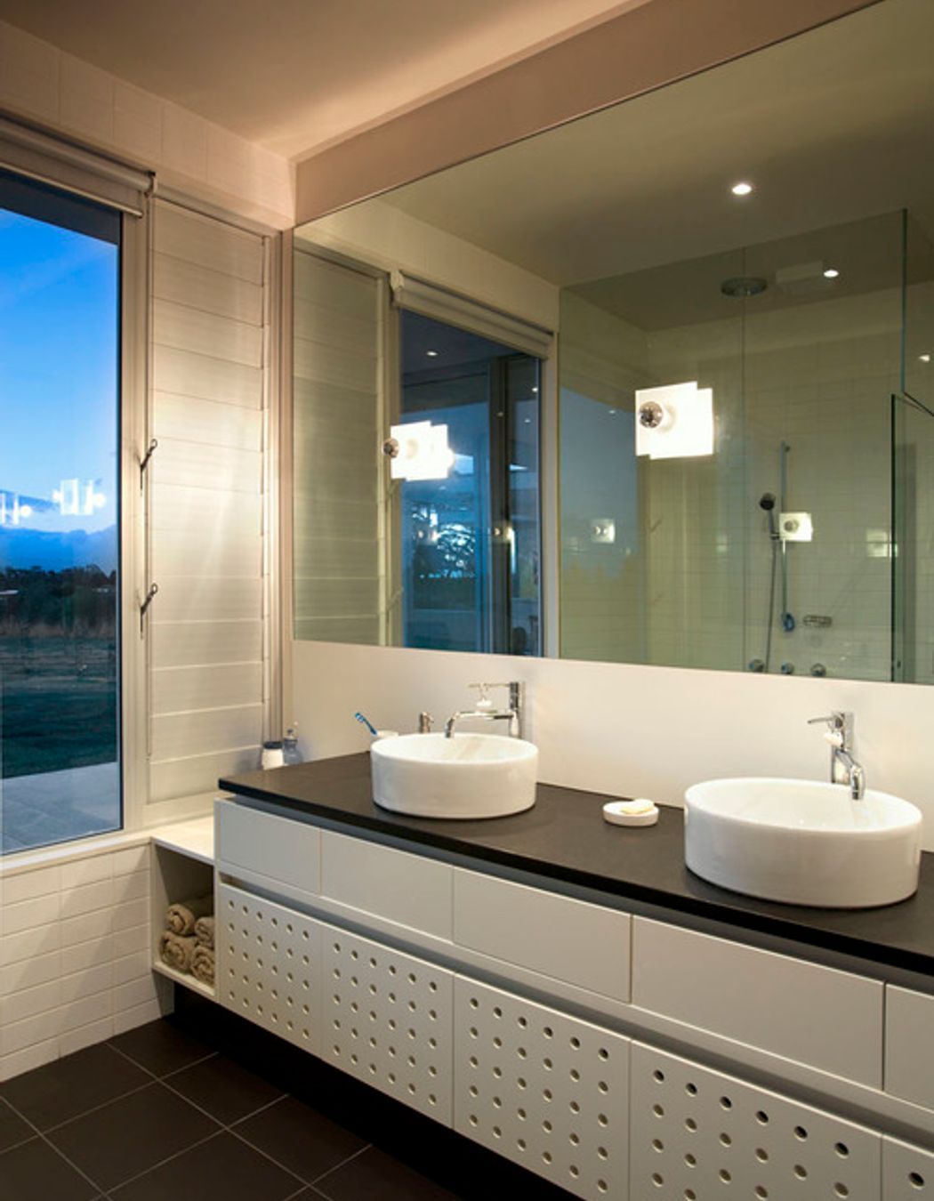 MARTINBOROUGH HOUSE 2004