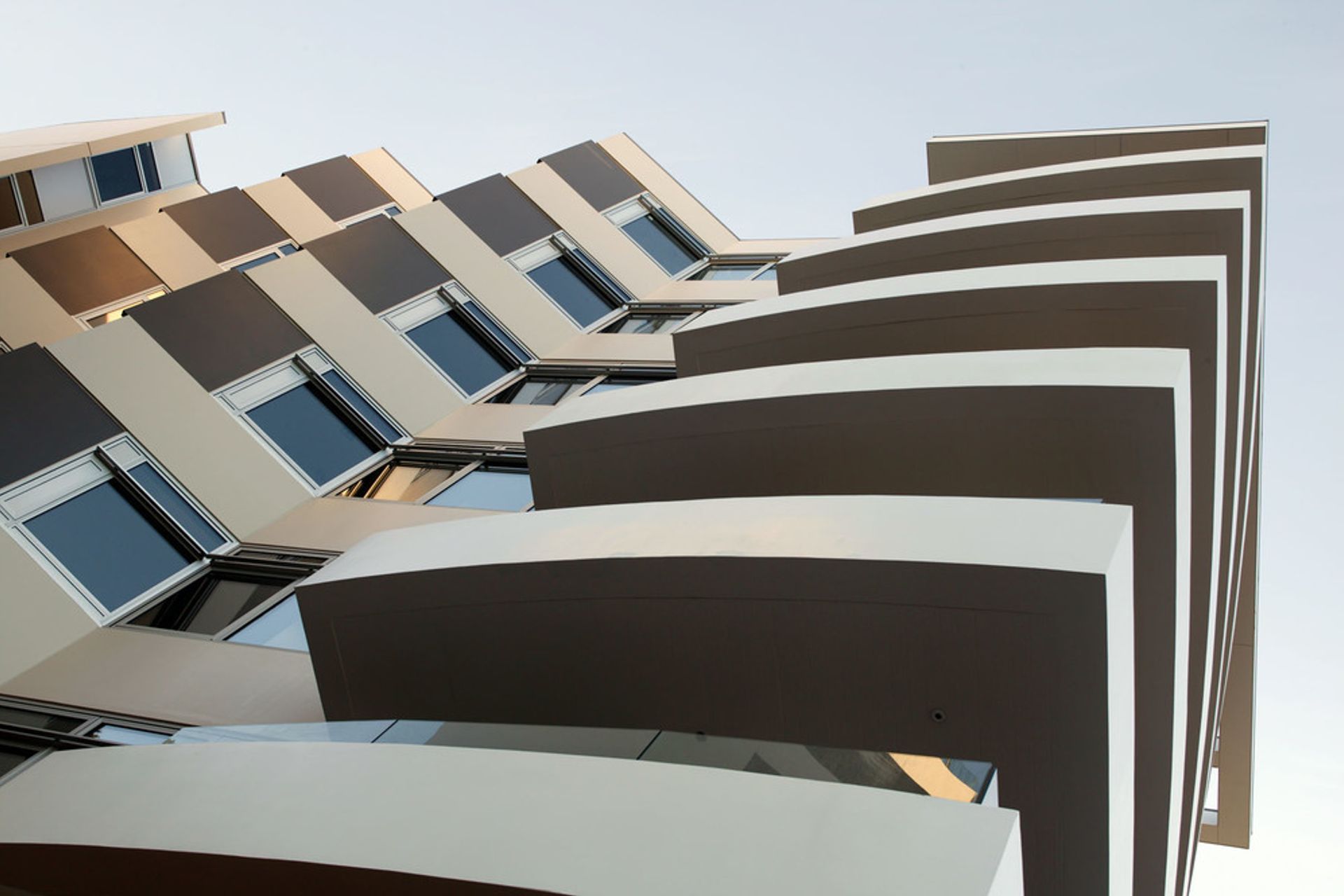 MITIKA APARTMENTS 2004