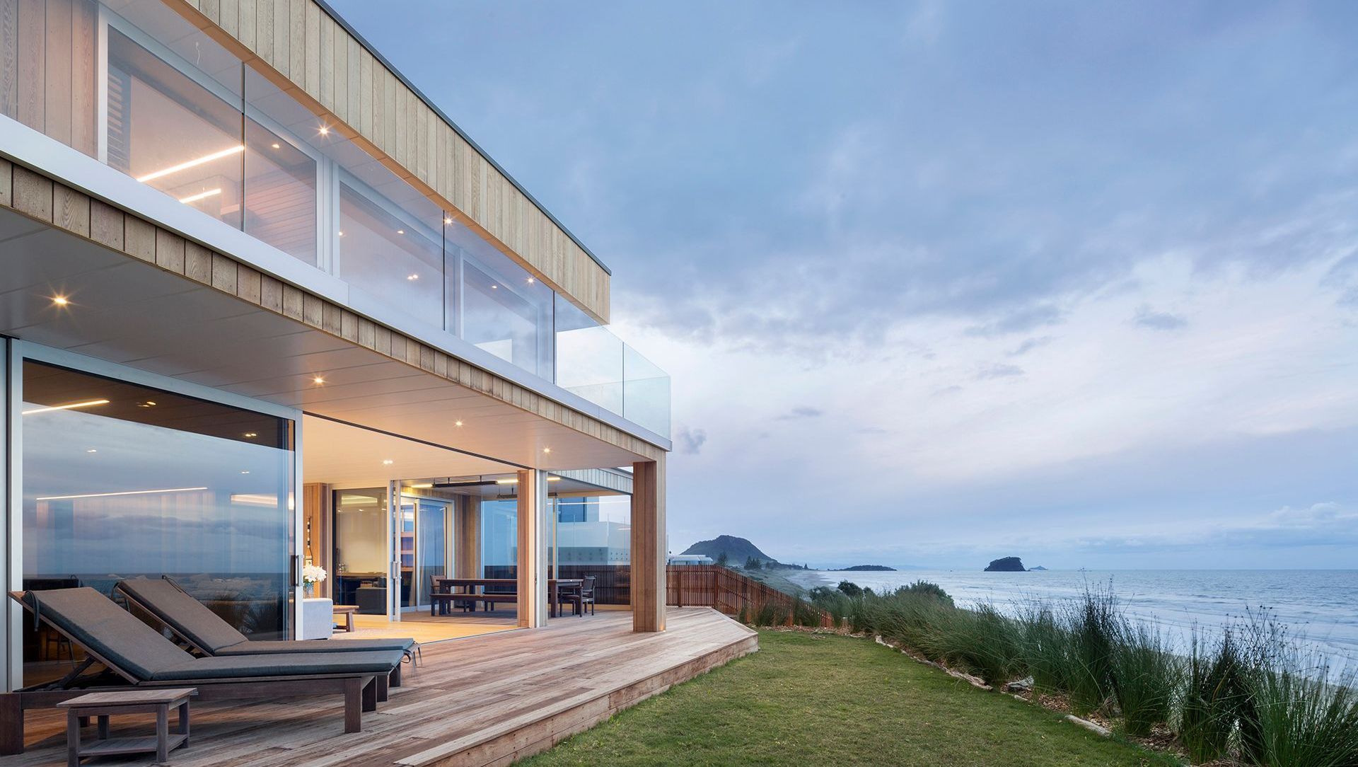 Oceanbeach Road banner