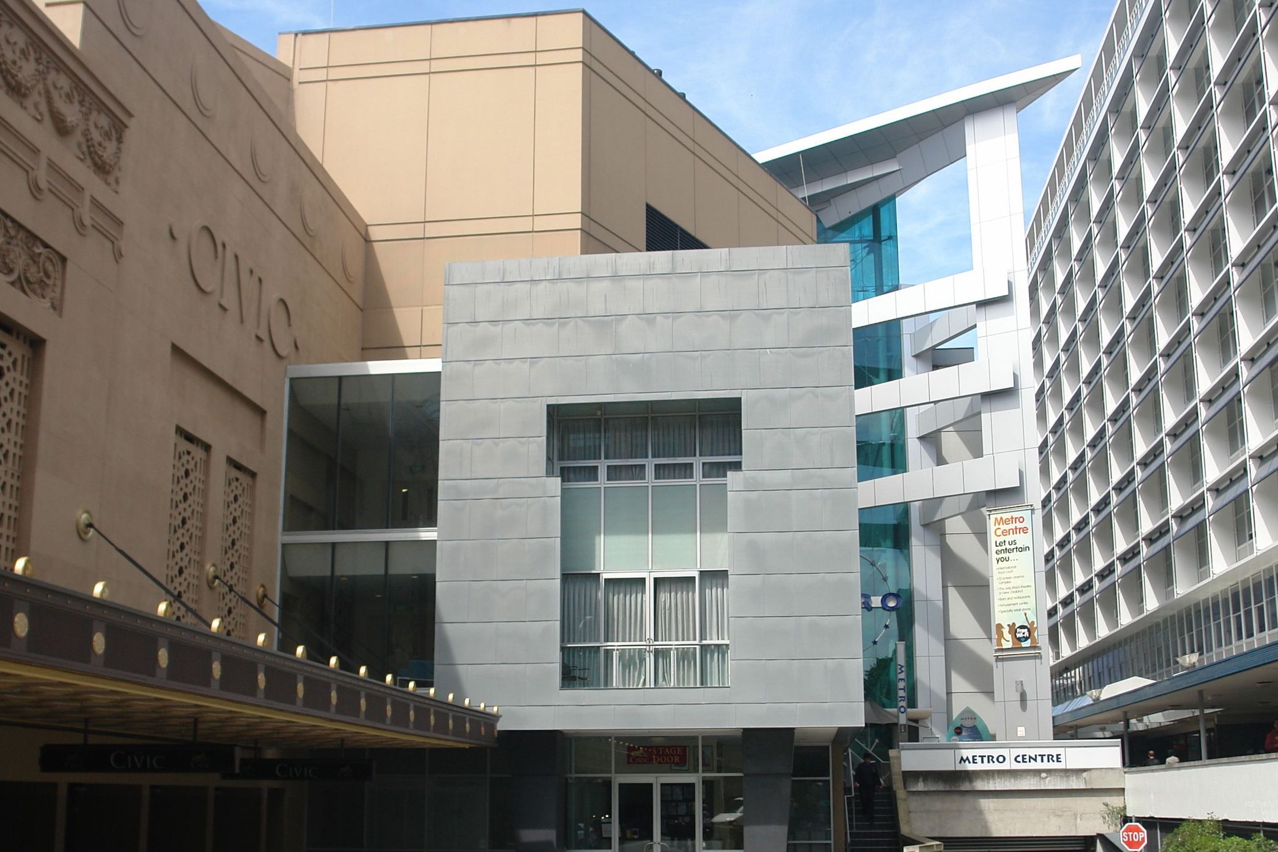 Smart Tray Flat Lock Cladding