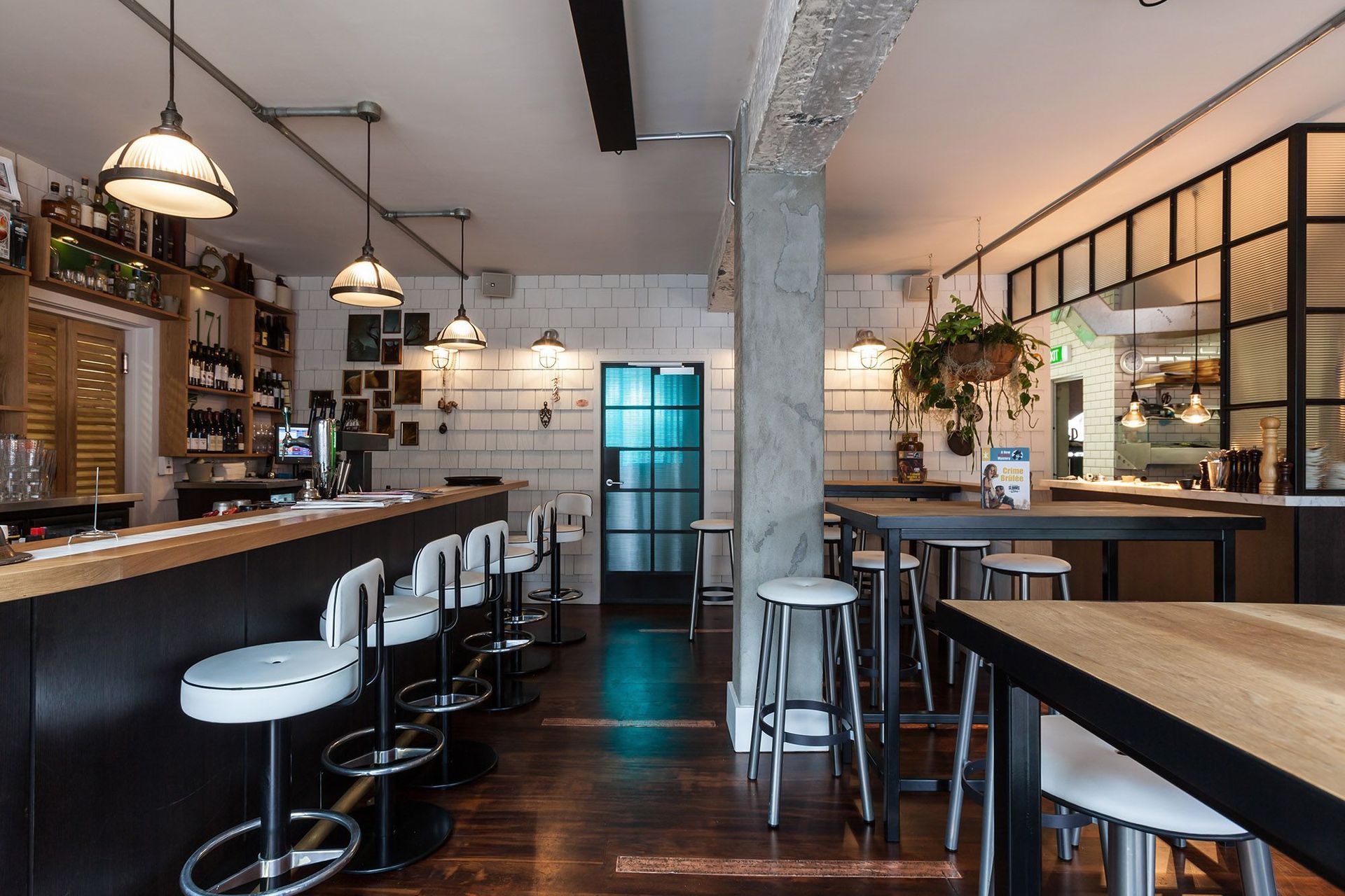 Scarlett Slimms & Lucky