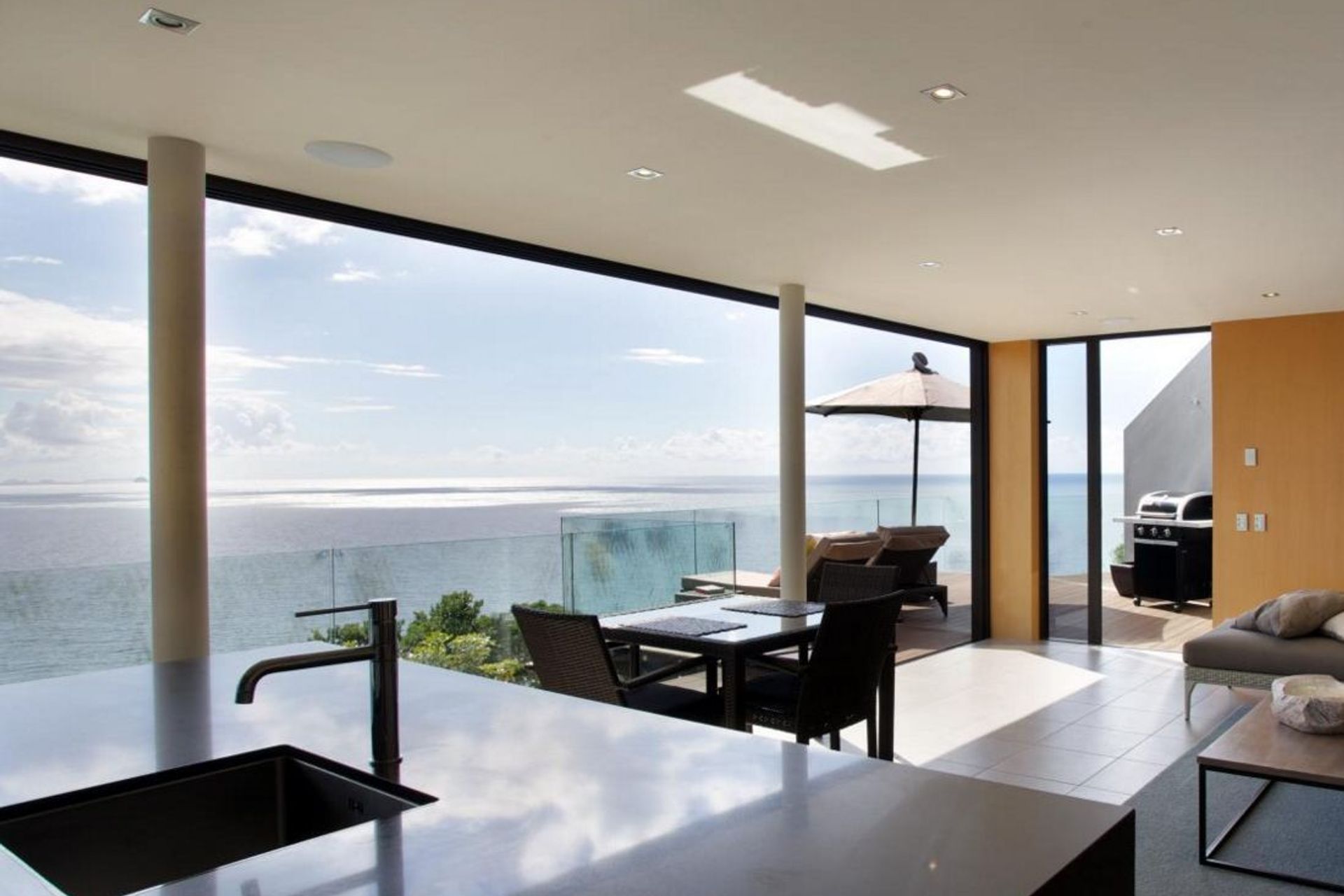 Tairua Clifftop House