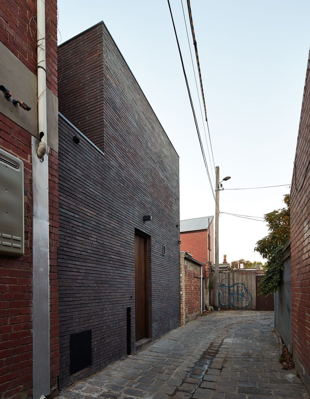 In Elgin, you get the feeling that every detail was intentionally curated to create visual and spatial continuity all through the residence.