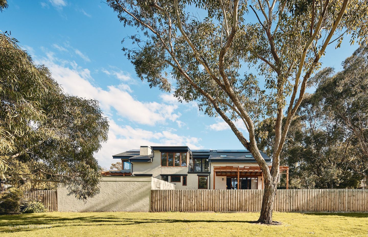 Inbetween Architecture’s design approach is the focus on the experience of the spaces they create, striving to build calm, accessible spaces that are not only stunning to look at but a joy to live inbetween.