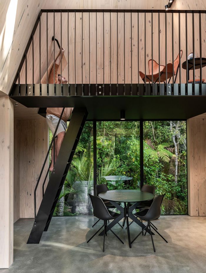 A metal structure was created on the interior, forming a clever mezzanine space.