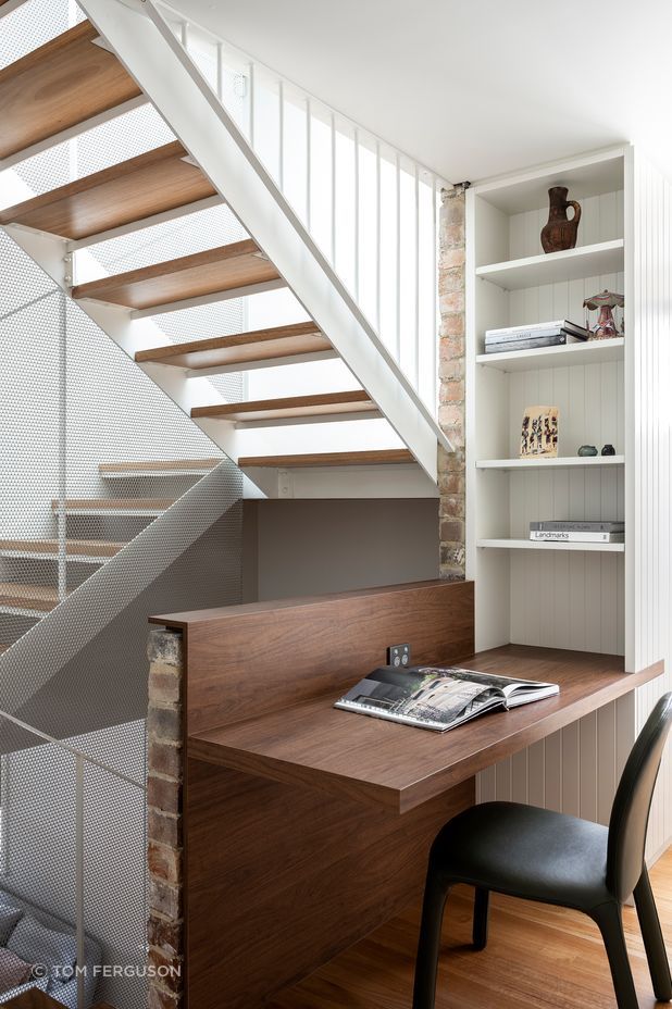 A lightweight staircase transformed the terrace into a four-level house.